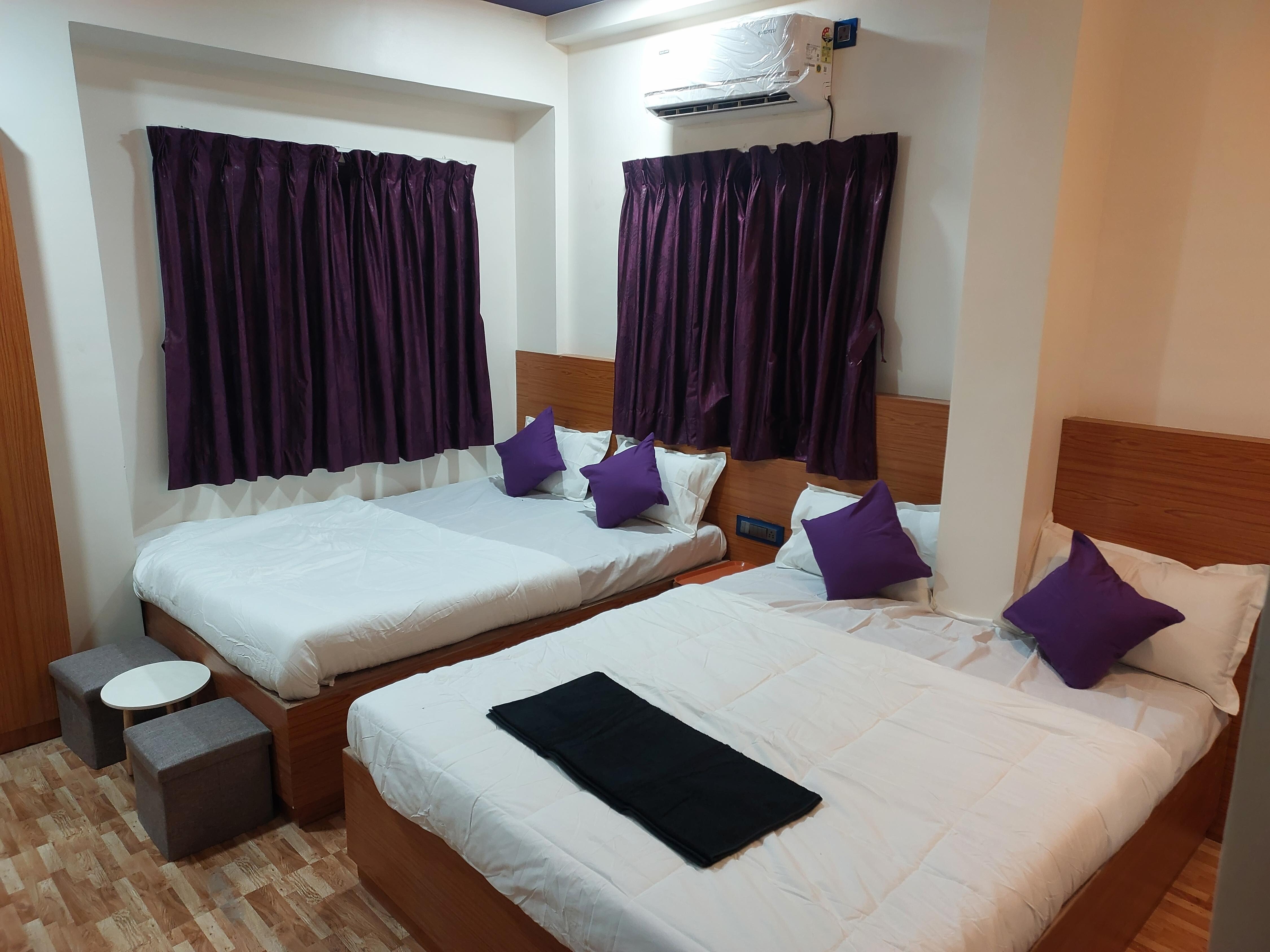 Economy Quadralap Room (AC 4 Bedded) 1