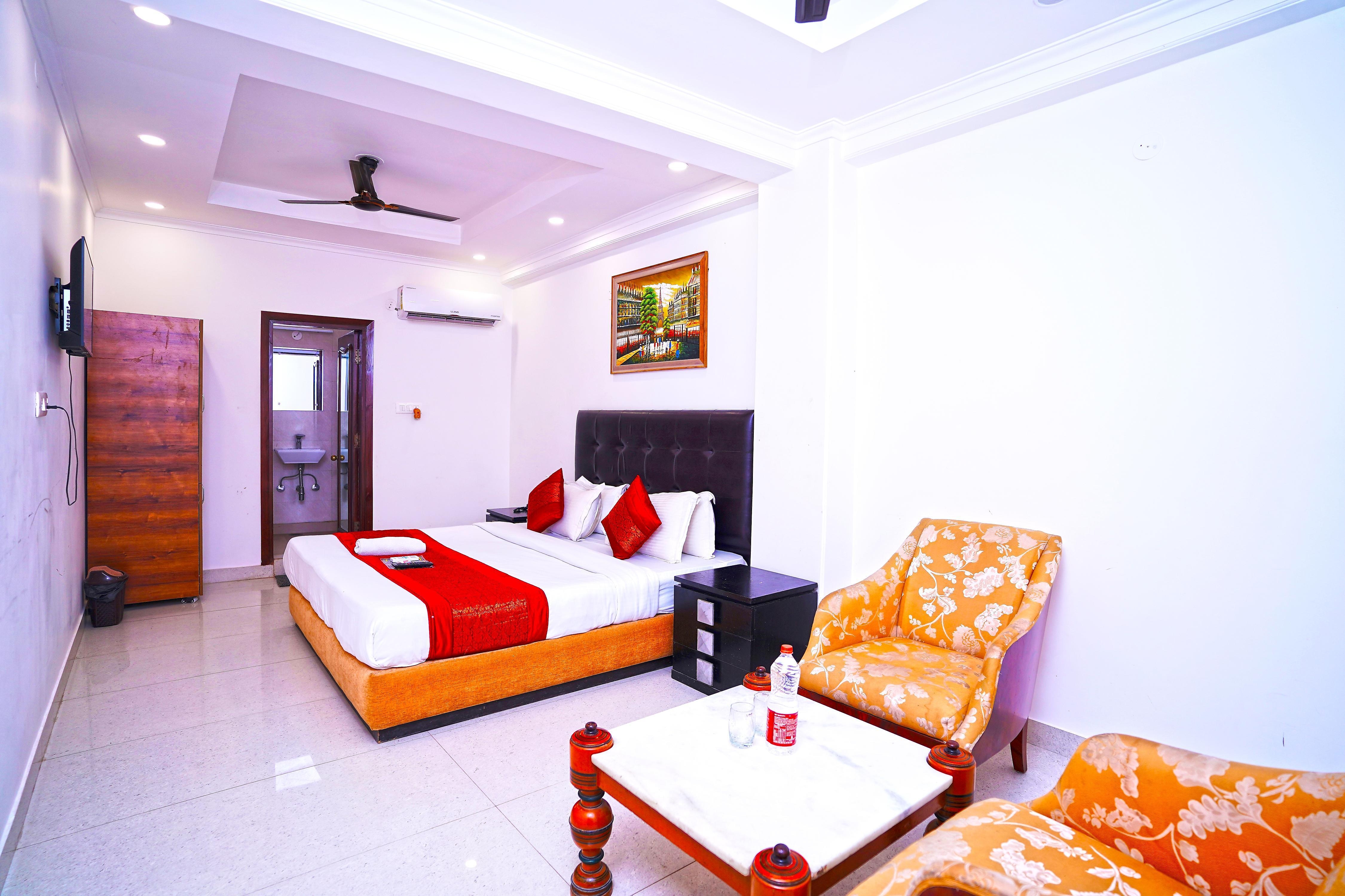 Hotel Moon Taj Near Yashobhoomi - Tap to explore photos