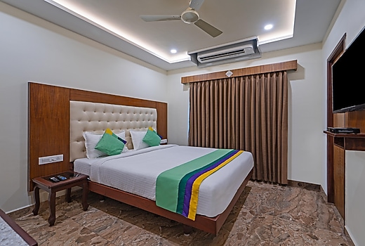 Treebo Aaravi Residency, 800 Mtrs From Promenade Beach