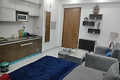 Amber Homes Couple Friendly stay, Noida