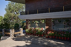 LohonoStays Soni Estate, Kanatal