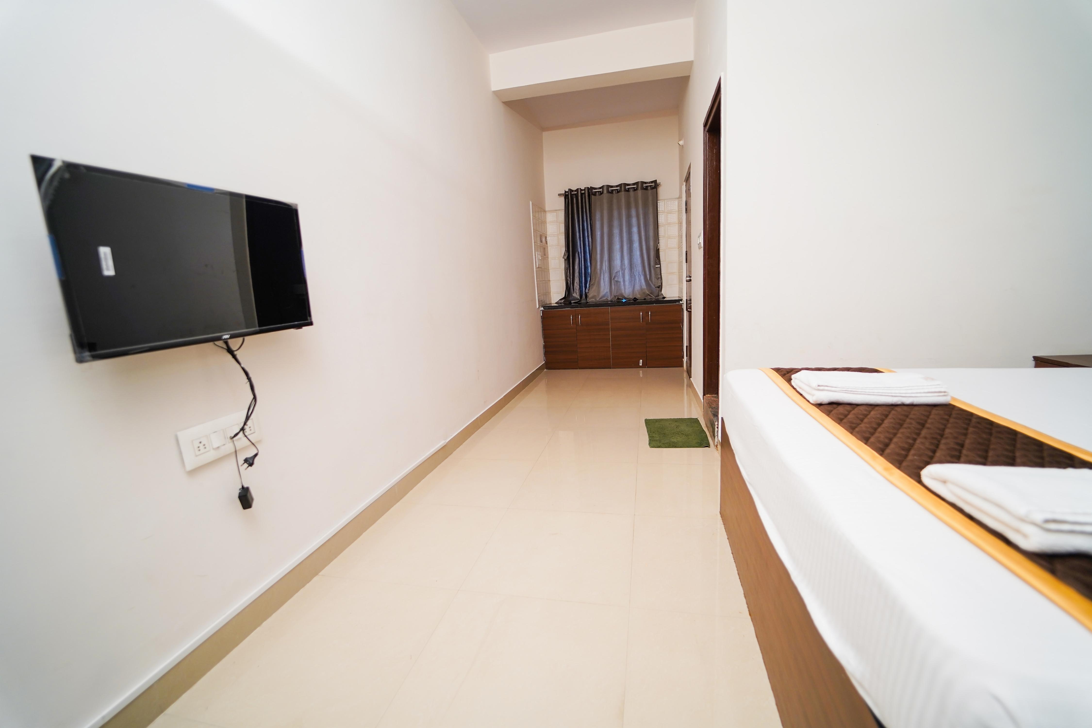 Hotel Ayani Inn - Tap to explore photos