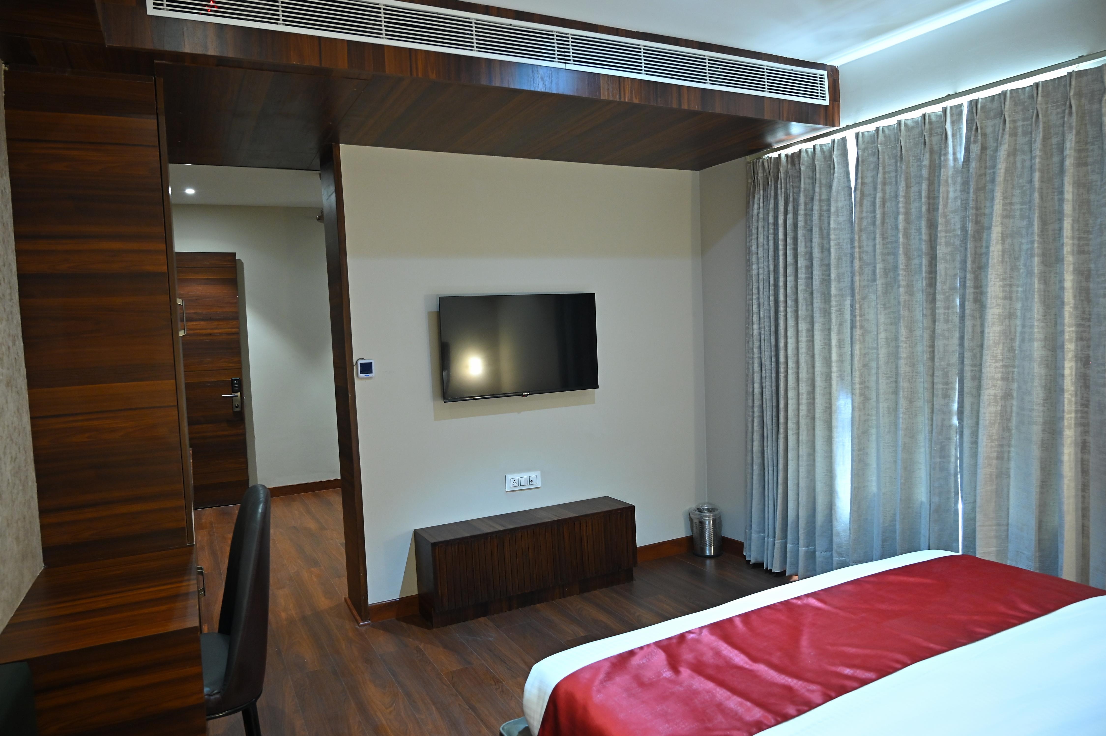 HOTEL LAMP INN PANCHKULA - Tap to explore photos