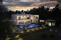 Magnolia by Jade, Magadi