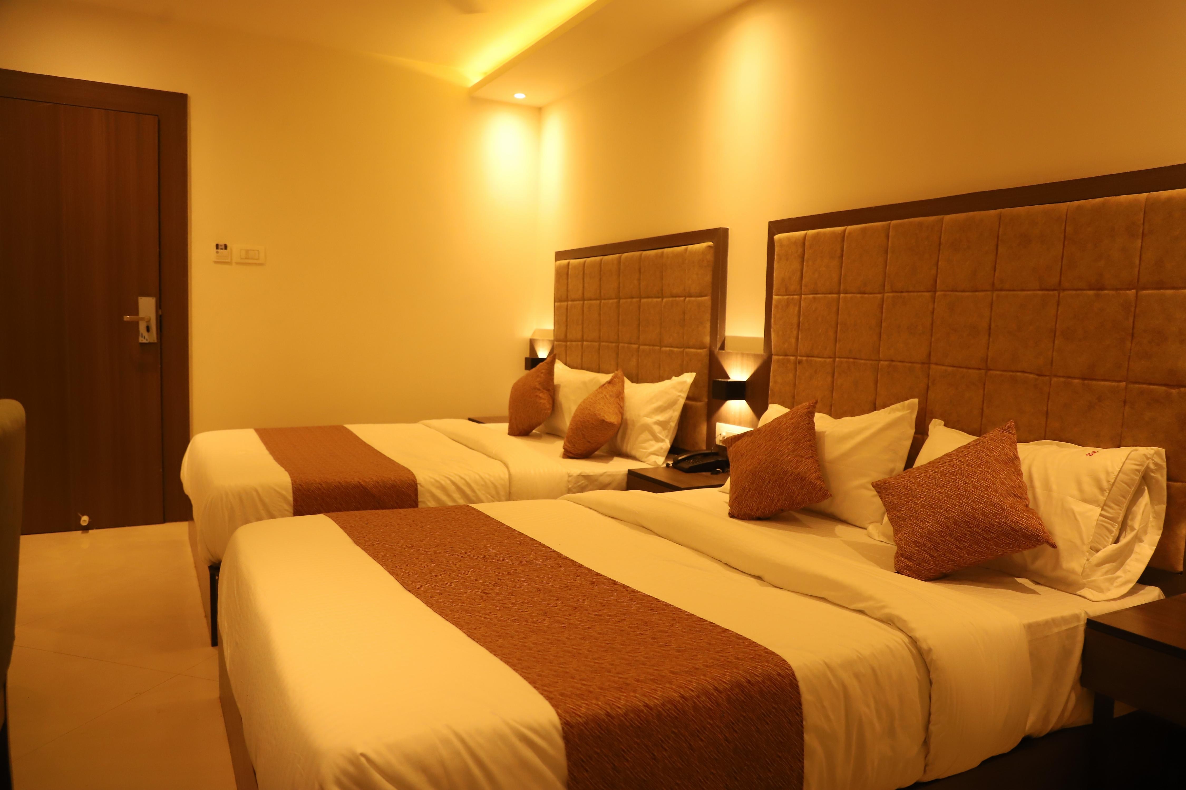 QUADRUPLE ROOM with PRIVATE BATHROOM 1