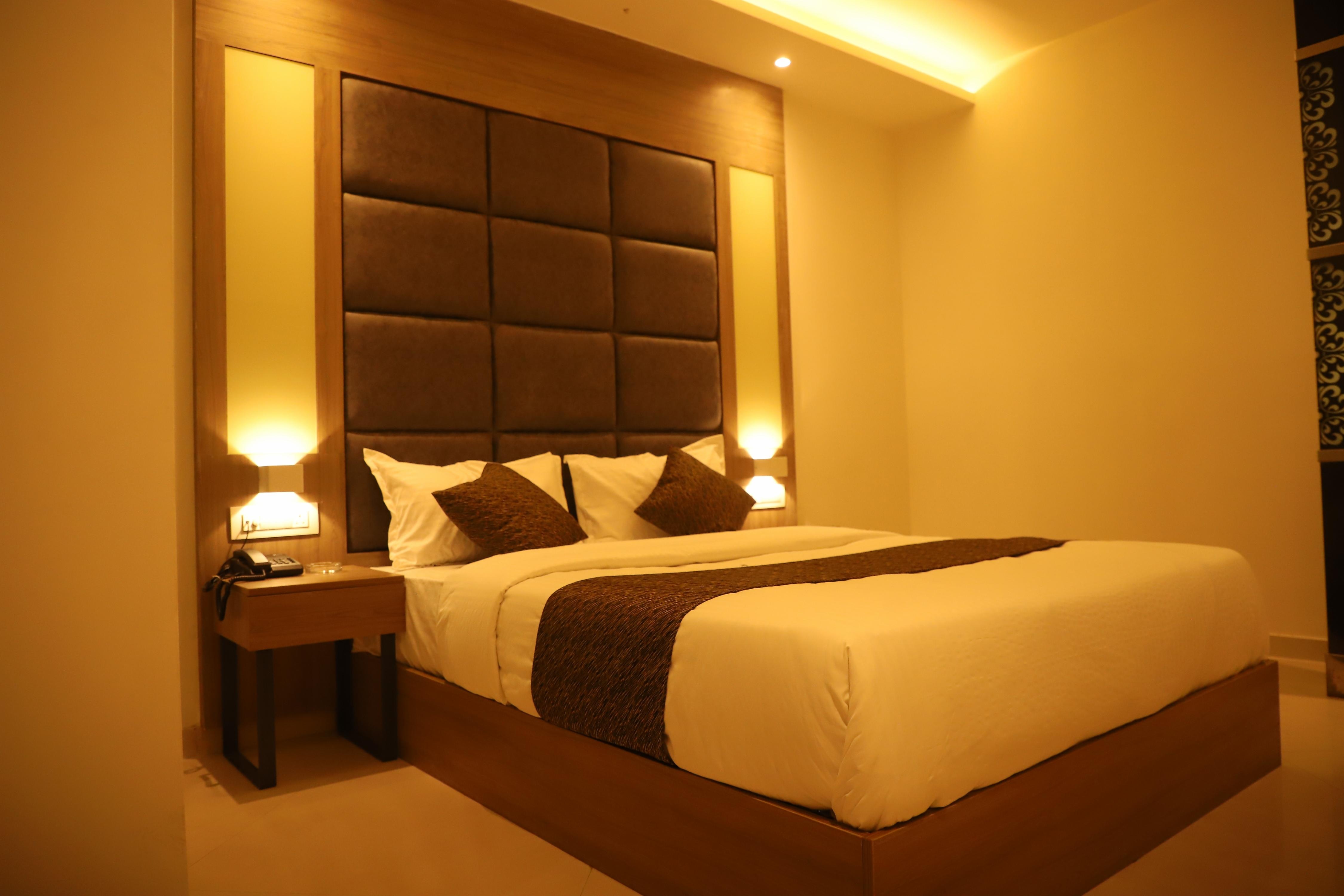 EXECUTIVE SUITE 1