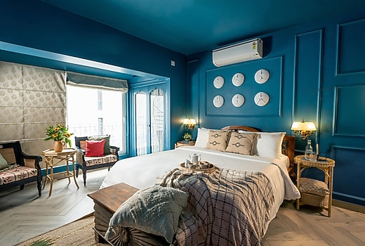 ELIVAAS 5 BHK with Pvt Pool, Entertainment Room & Glass House | Bludoor