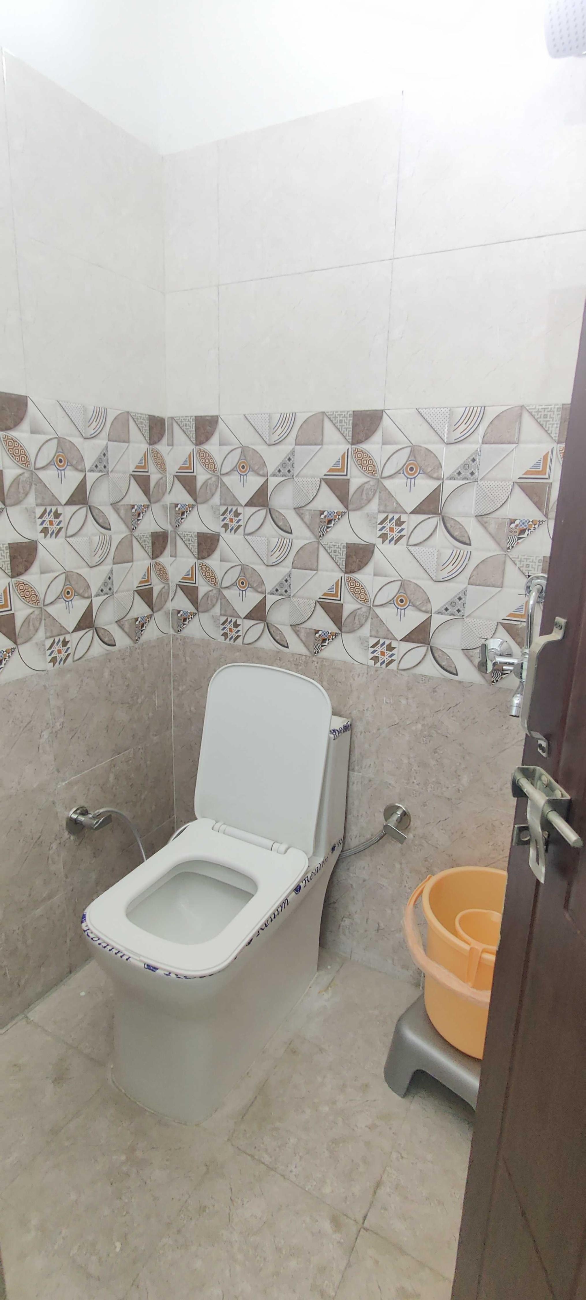 Hotel O Chaudhary Guest House - Tap to explore photos
