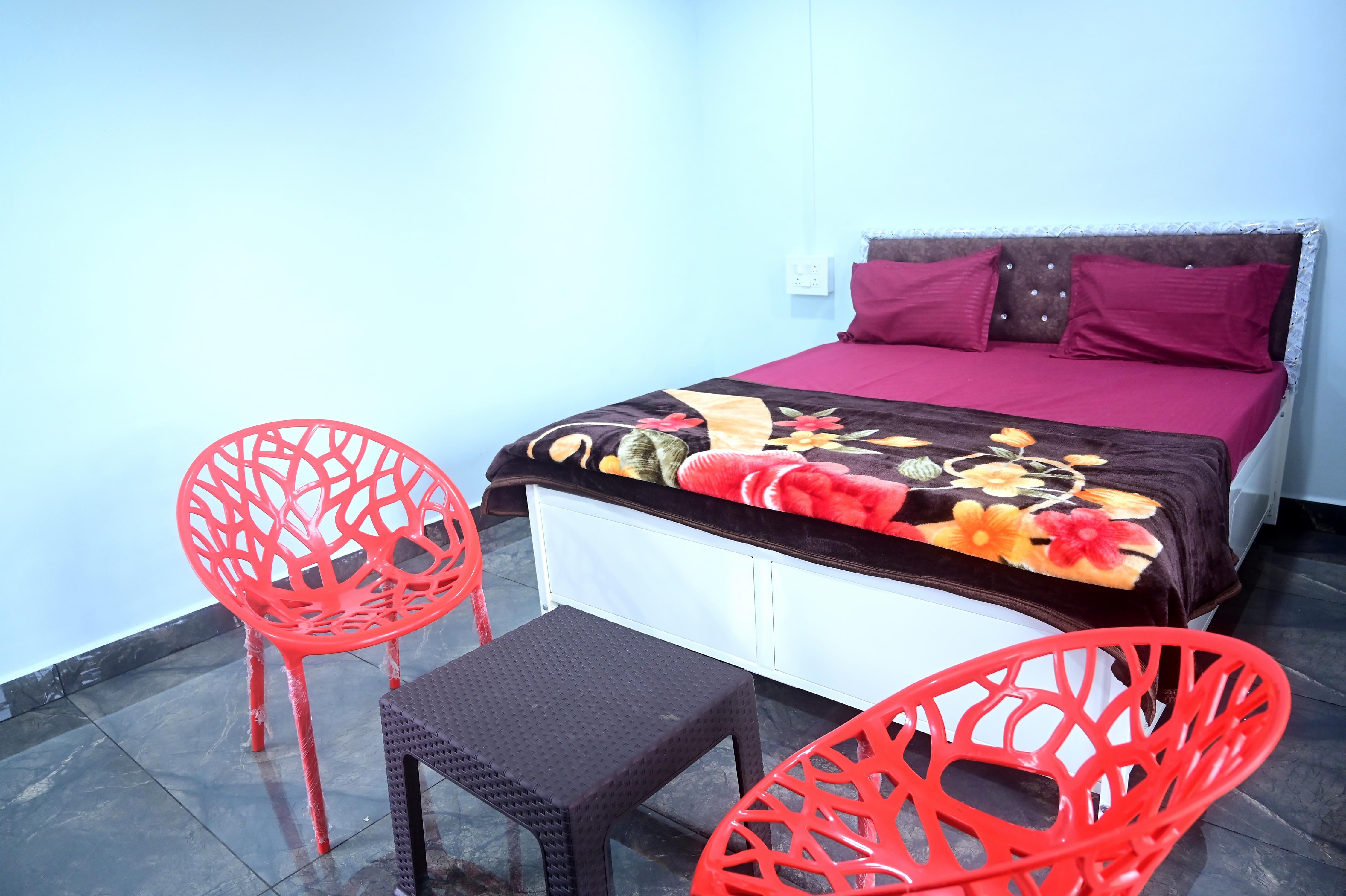 Sahyadri Hotel and Room Stay - Tap to explore photos