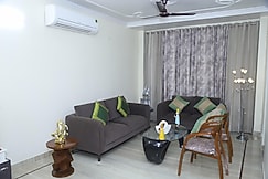 Fortune Home Service Apartment 3Bhk B57 Sarita Vihar, Noida