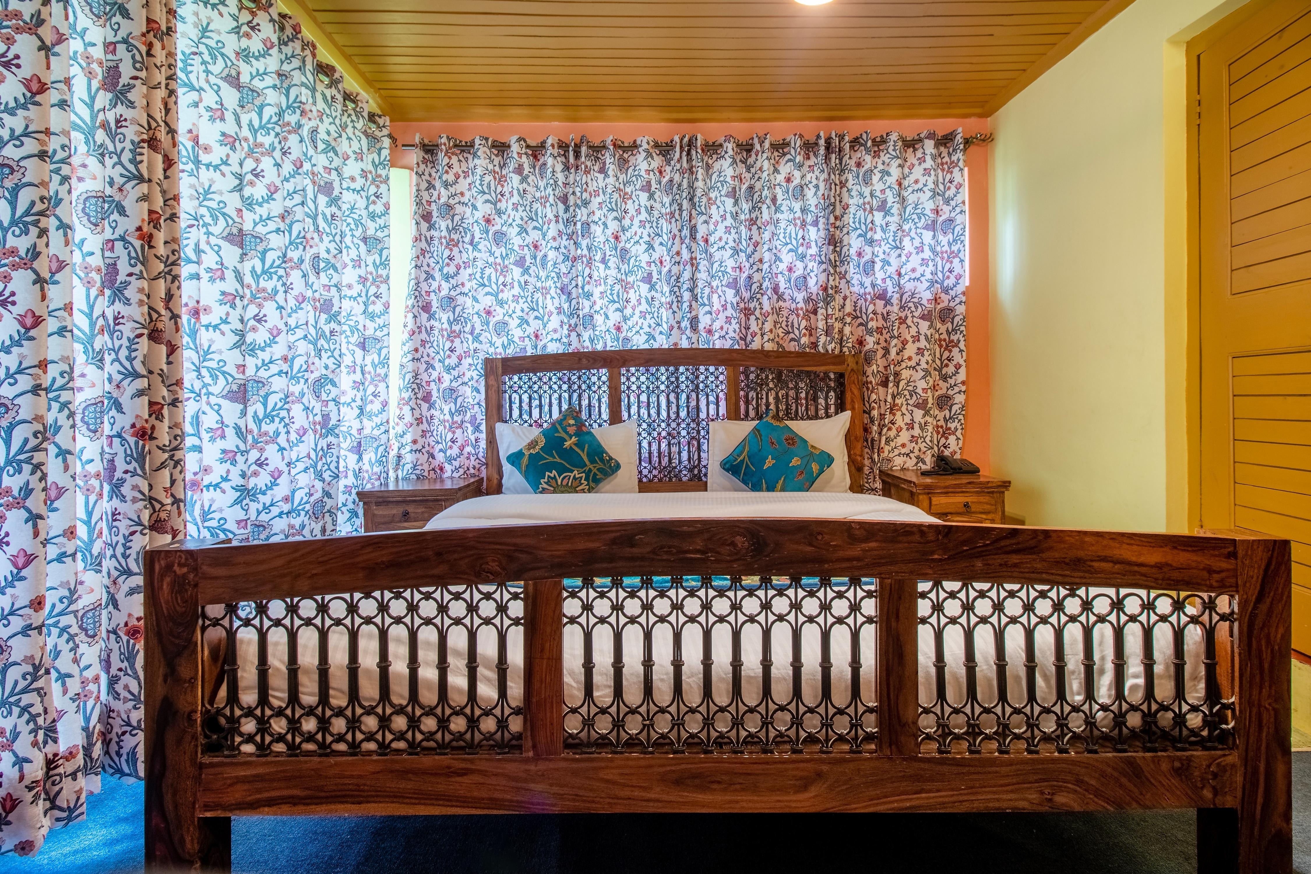 Hotel Little Silver, Pahalgam - Tap to explore photos