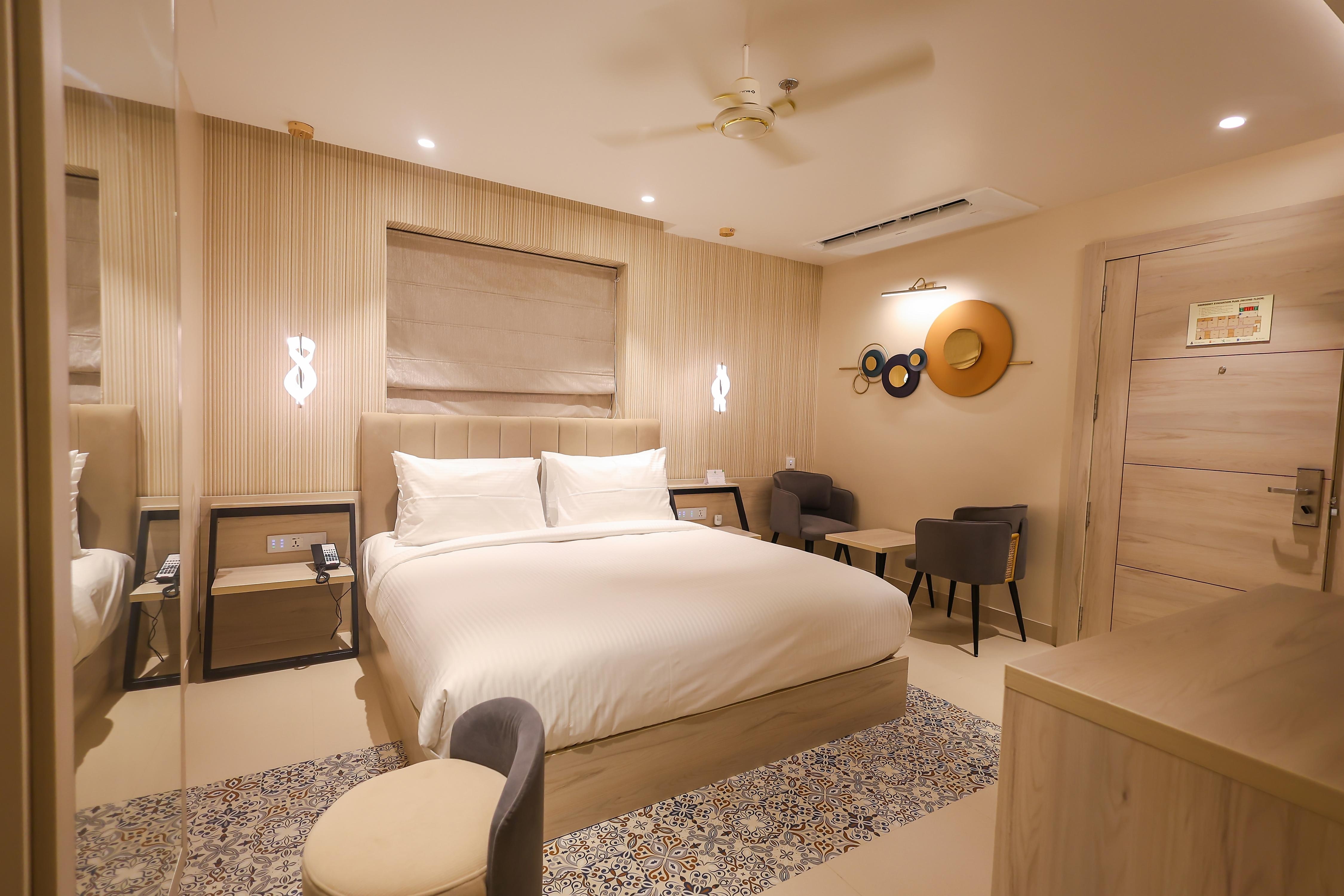 Vijan Business Hotel - Tap to explore photos