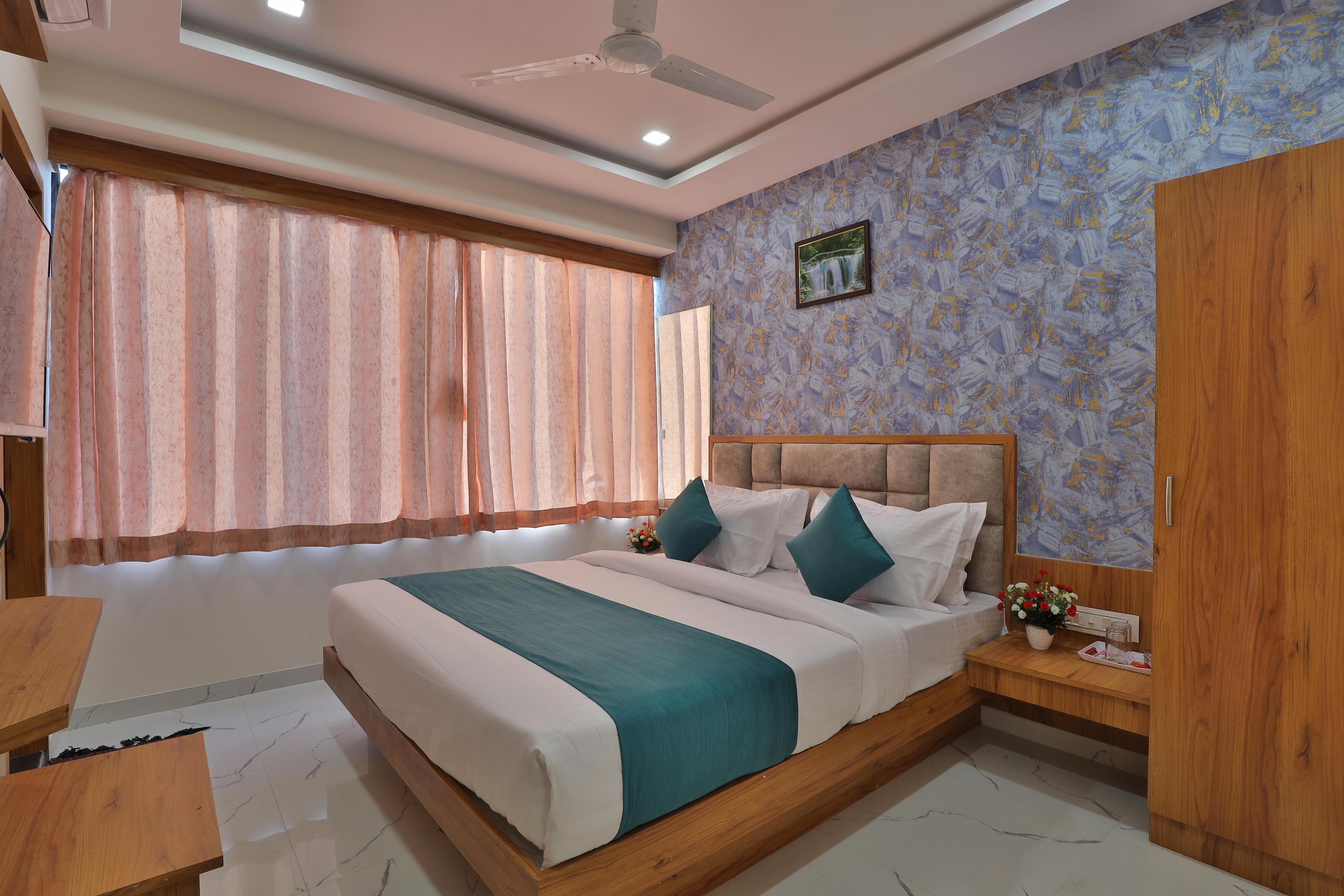 Hotel Vimal Inn - Tap to explore photos