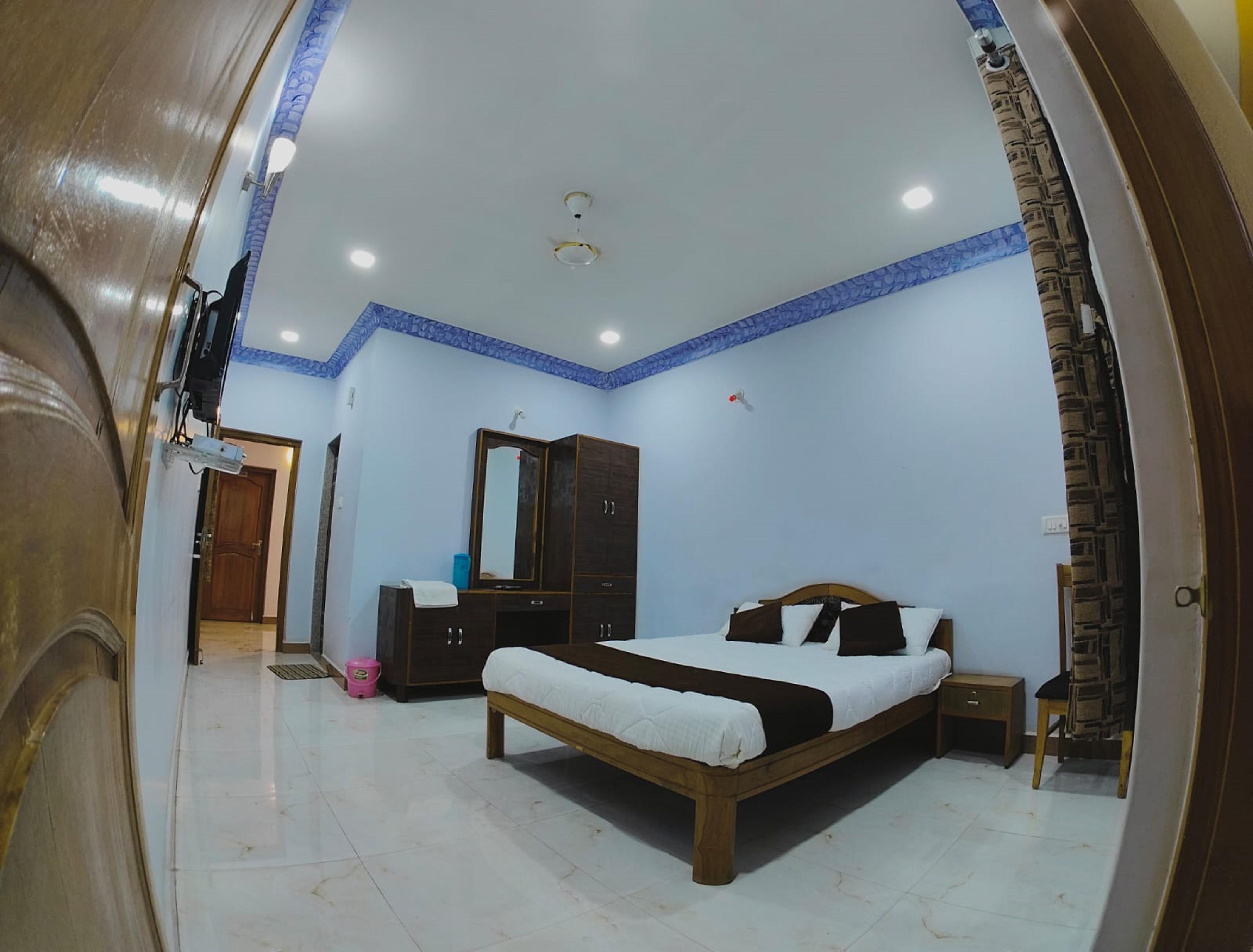 Hotel Gokul - Tap to explore photos