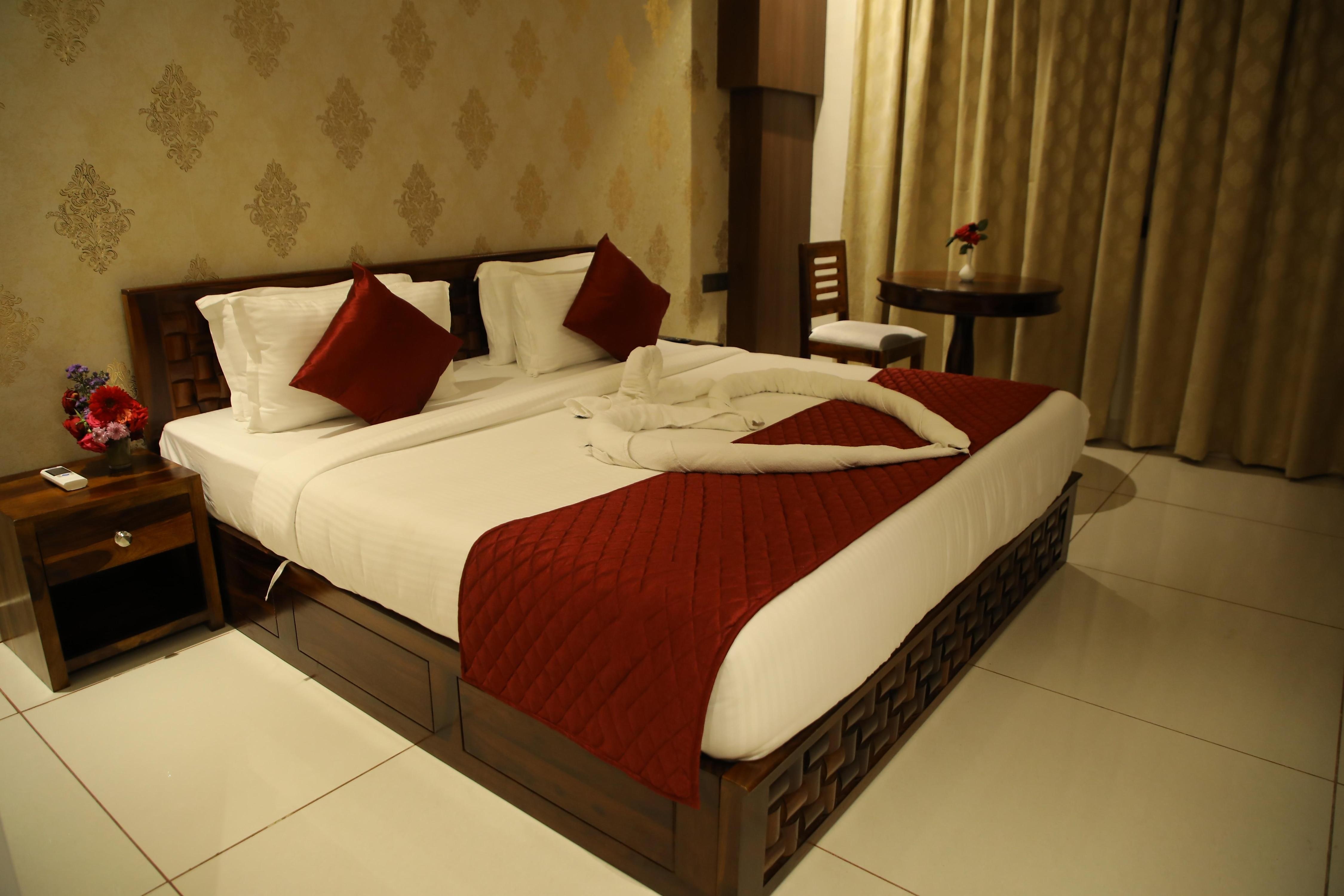 Rajathadri Royal inn - Tap to explore photos