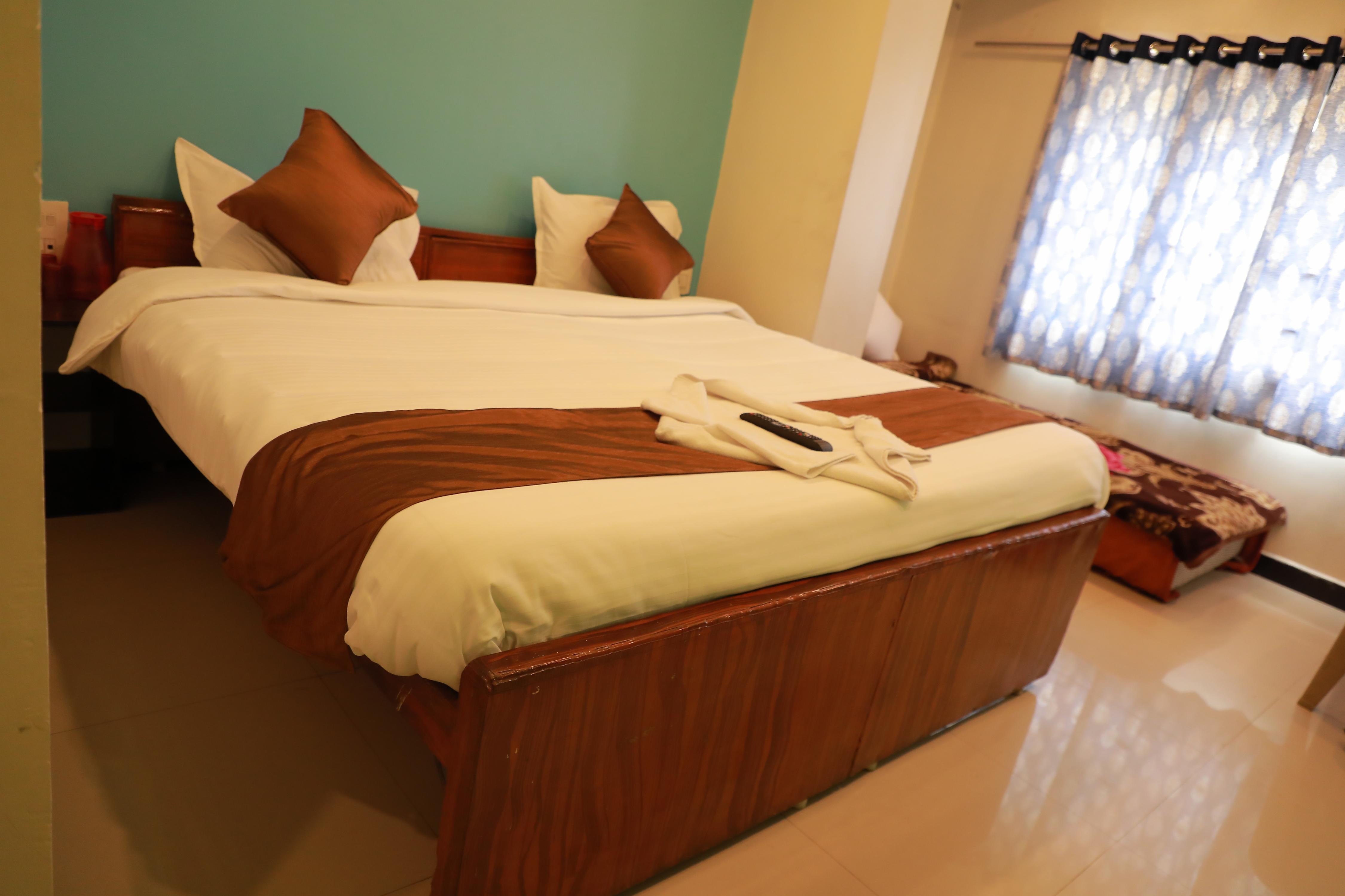 Hotel Rimsha Residency - Tap to explore photos