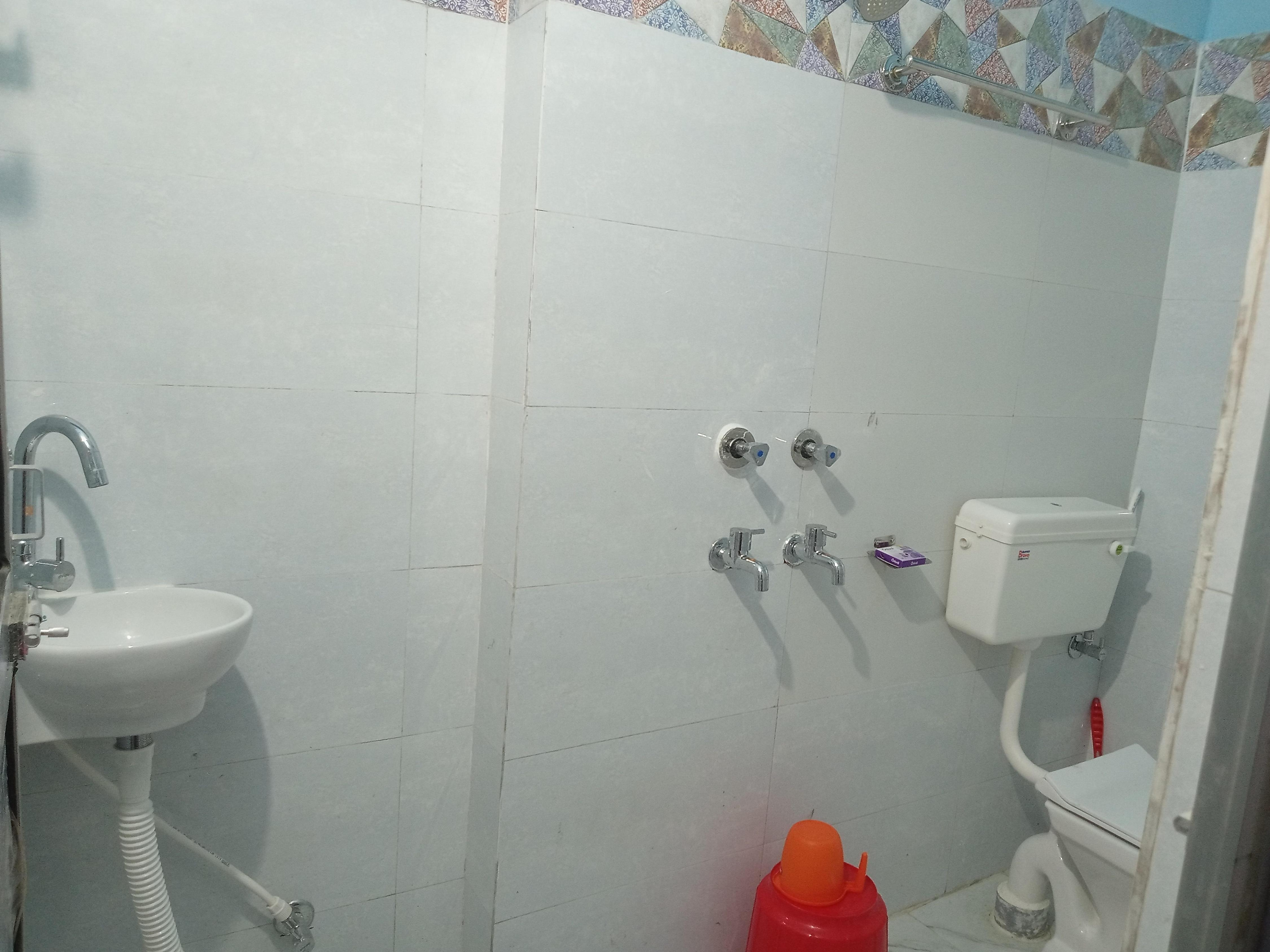 MALLI GUEST HOUSE & CONFERENCE HALL - Tap to explore photos