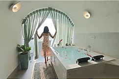 Santorini Luxe Apartments | Hauz Khas Village, Delhi