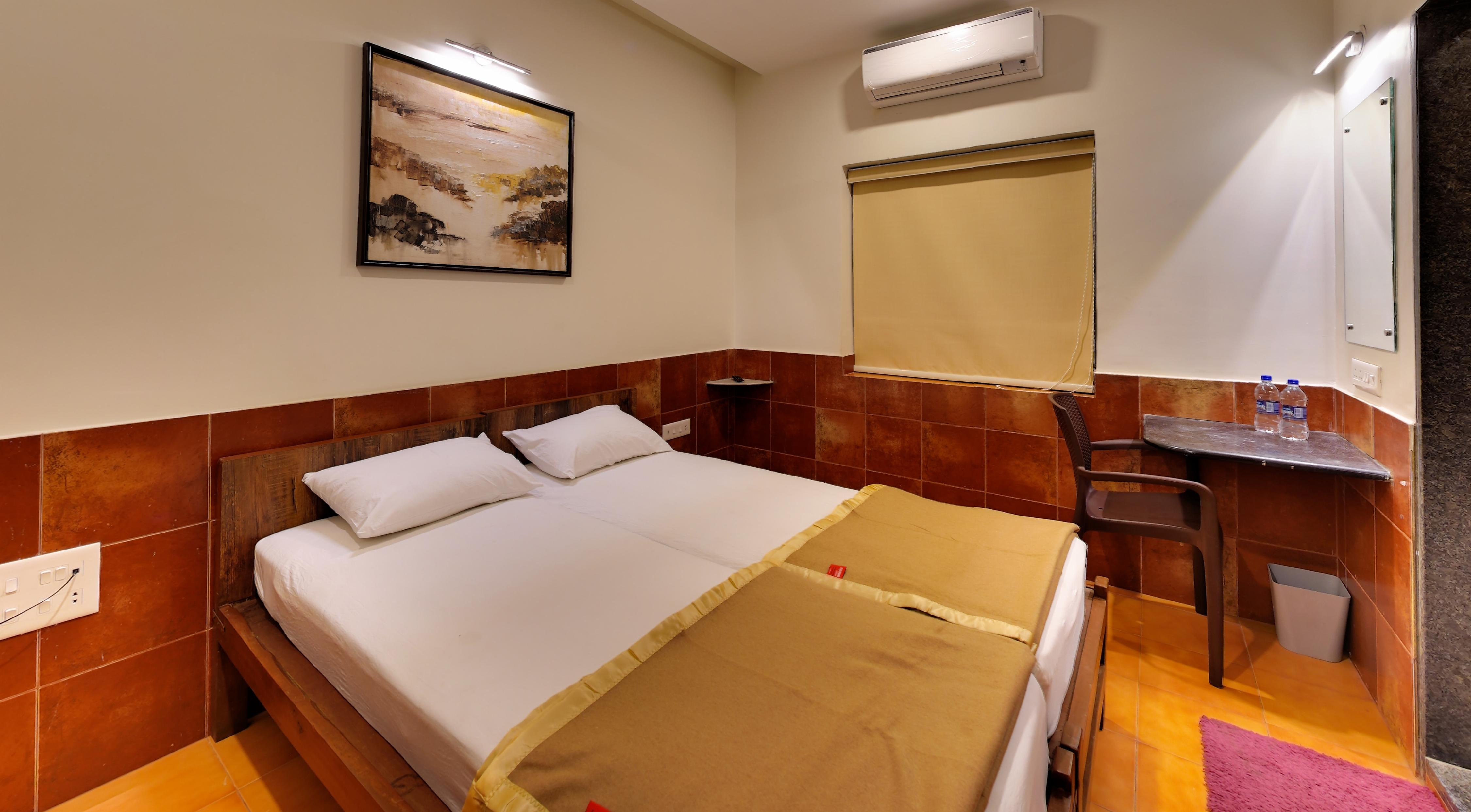HOTEL PARAG DELUX LODGING - Tap to explore photos