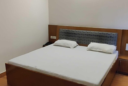 Super Hotel O Mayur Guest House