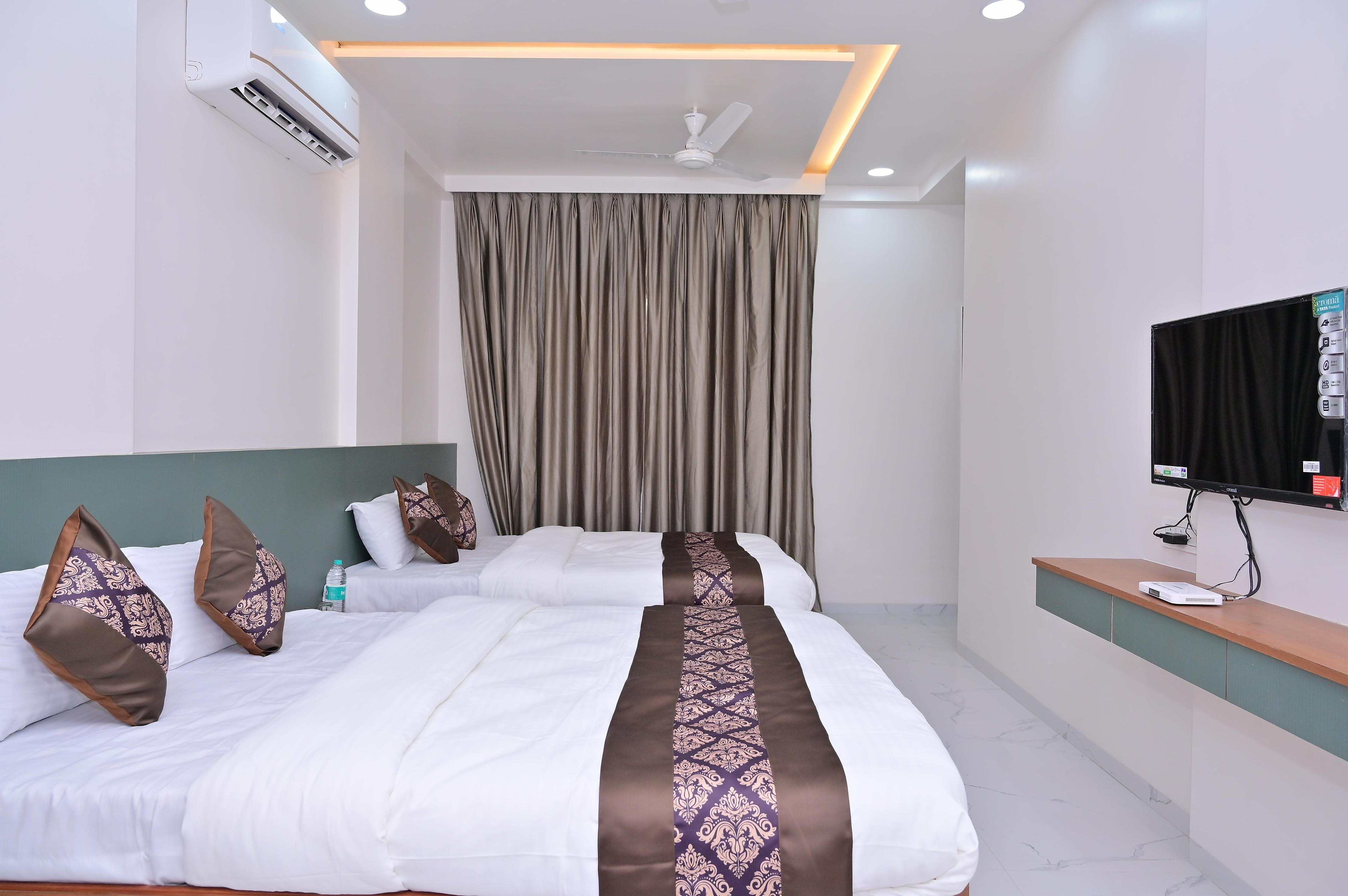 FAMILY DELUXE SIX BED ROOM 1