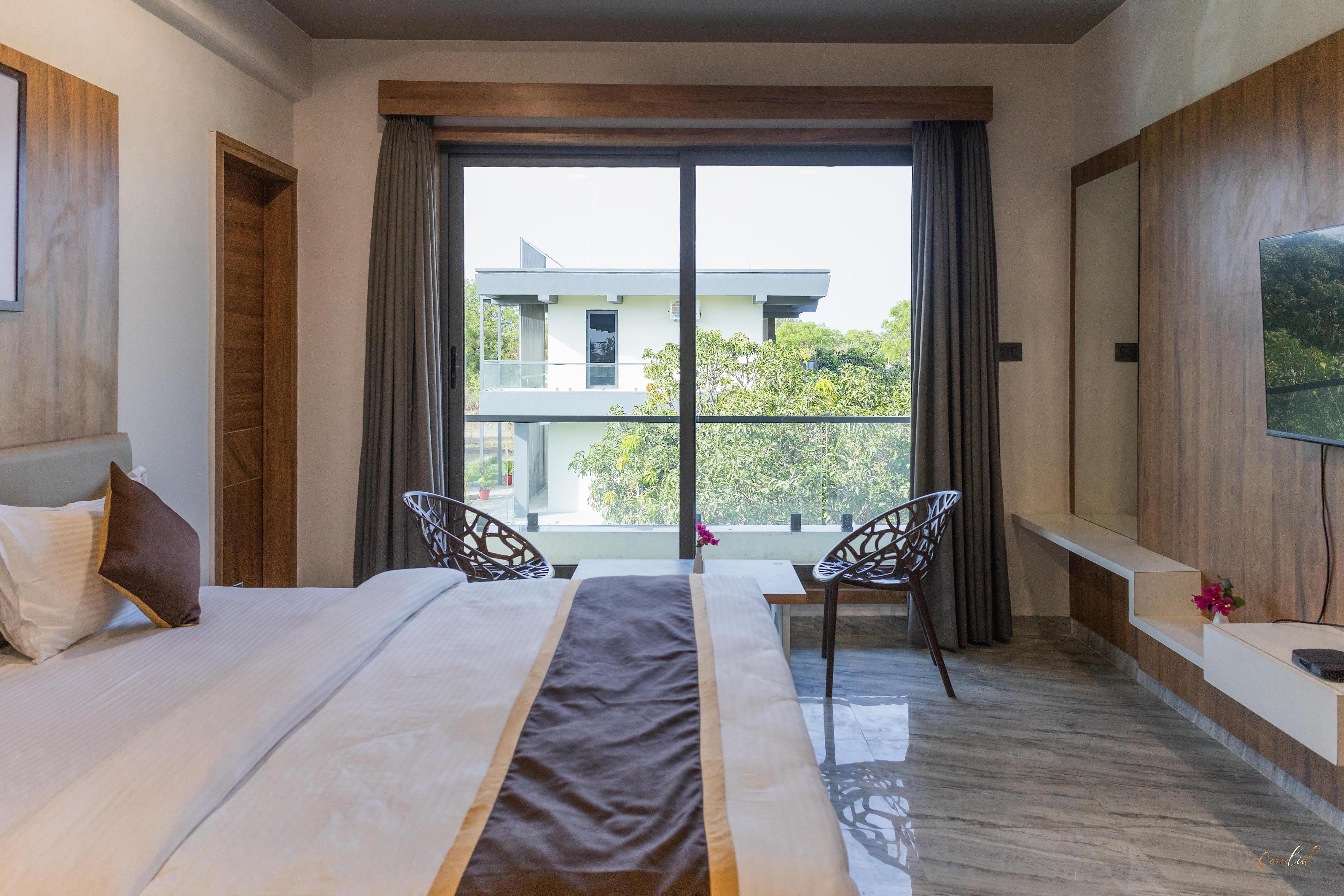 Daksh Eden Greenz -A Luxury Resort in Sasan Gir - Tap to explore photos