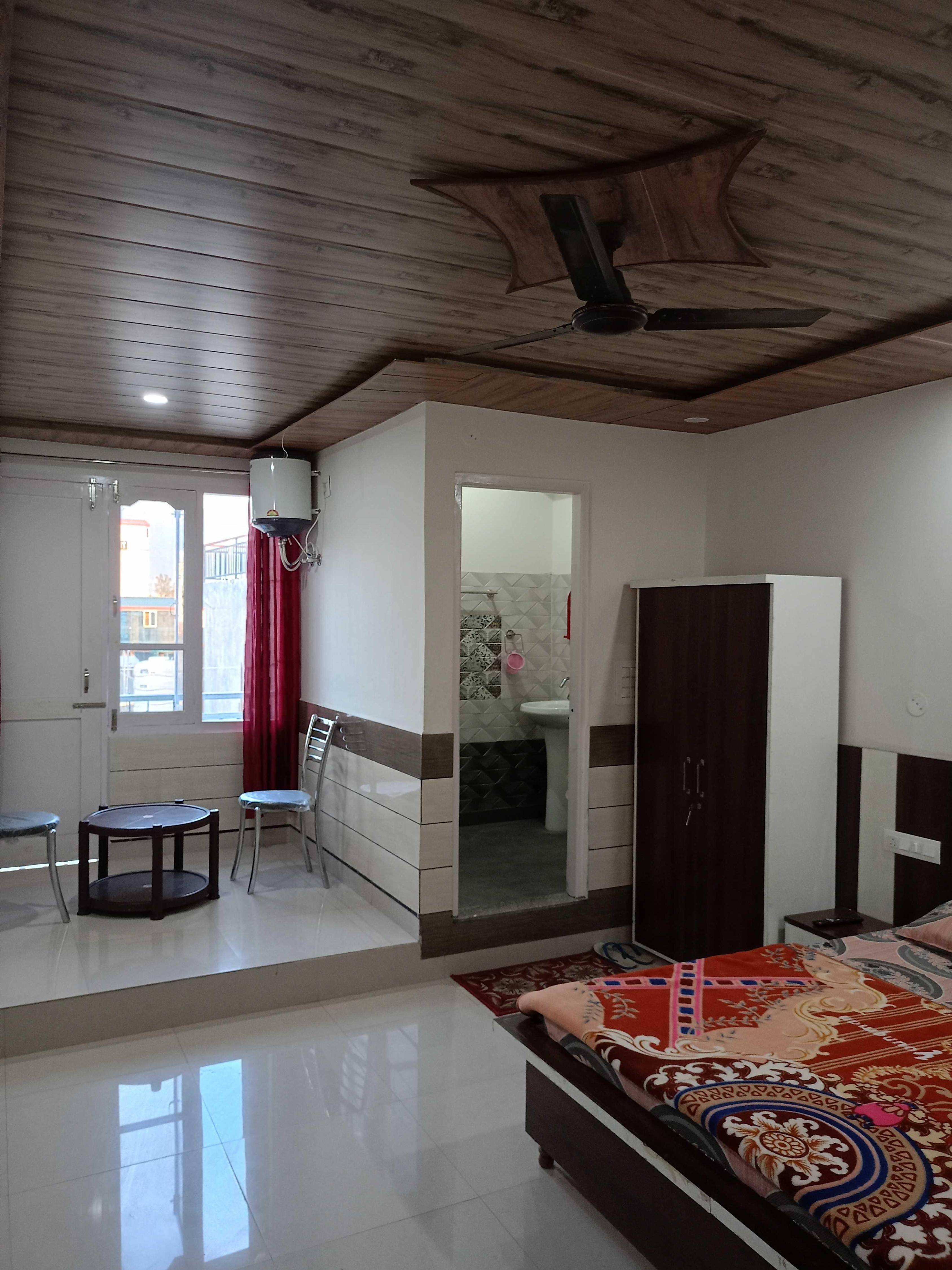 Hotel O Parmar Palace - Tap to explore photos