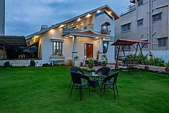 Sun Bliss Villa by StayAtlas, Wadgaon