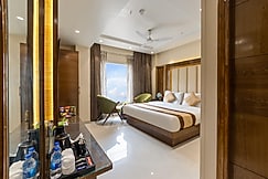 Hotel Grand Plaza, Delhi
