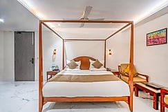The White Seasons Hotel (near Old High Court), Gwalior