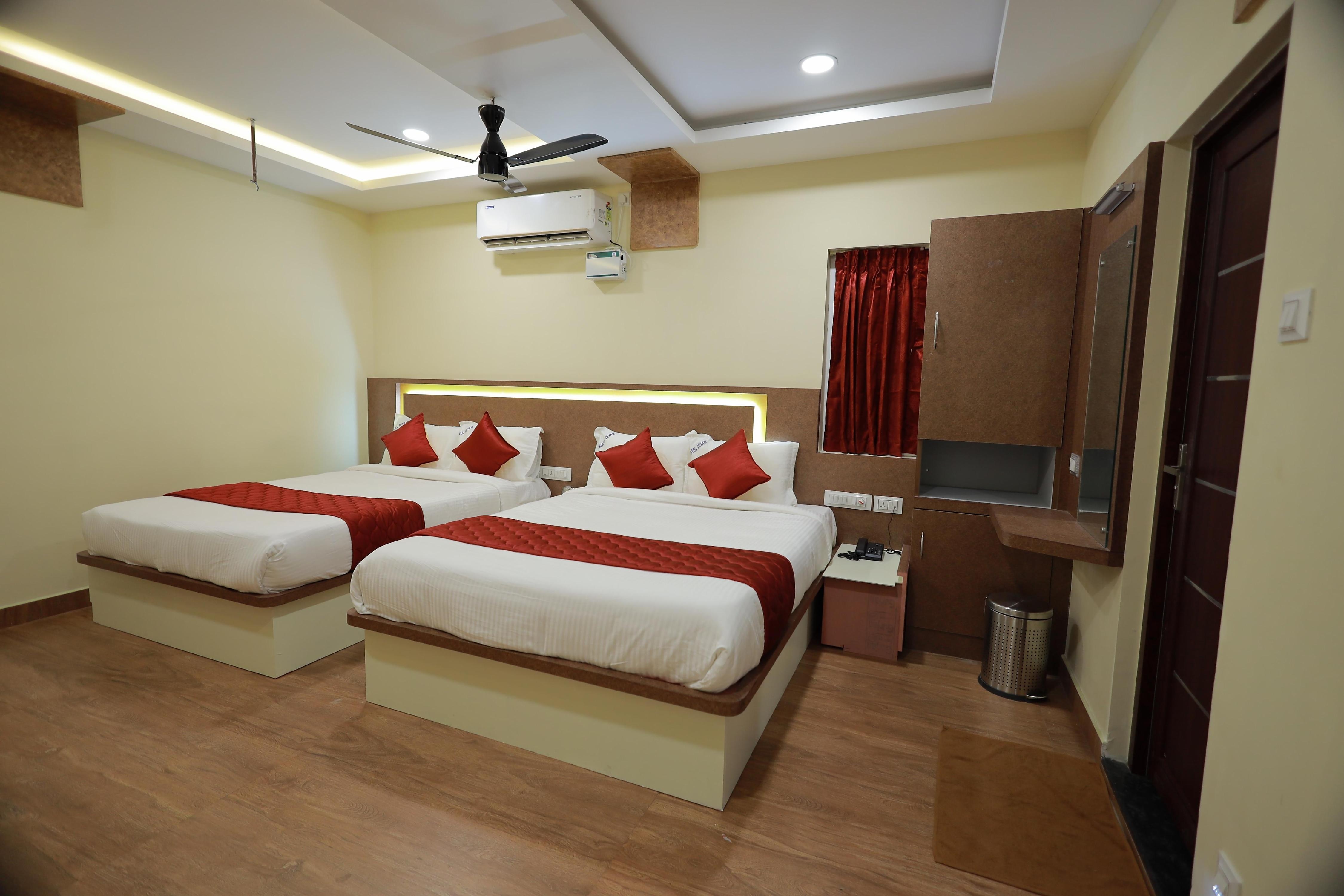 Jeyam Holiday Home - Tap to explore photos