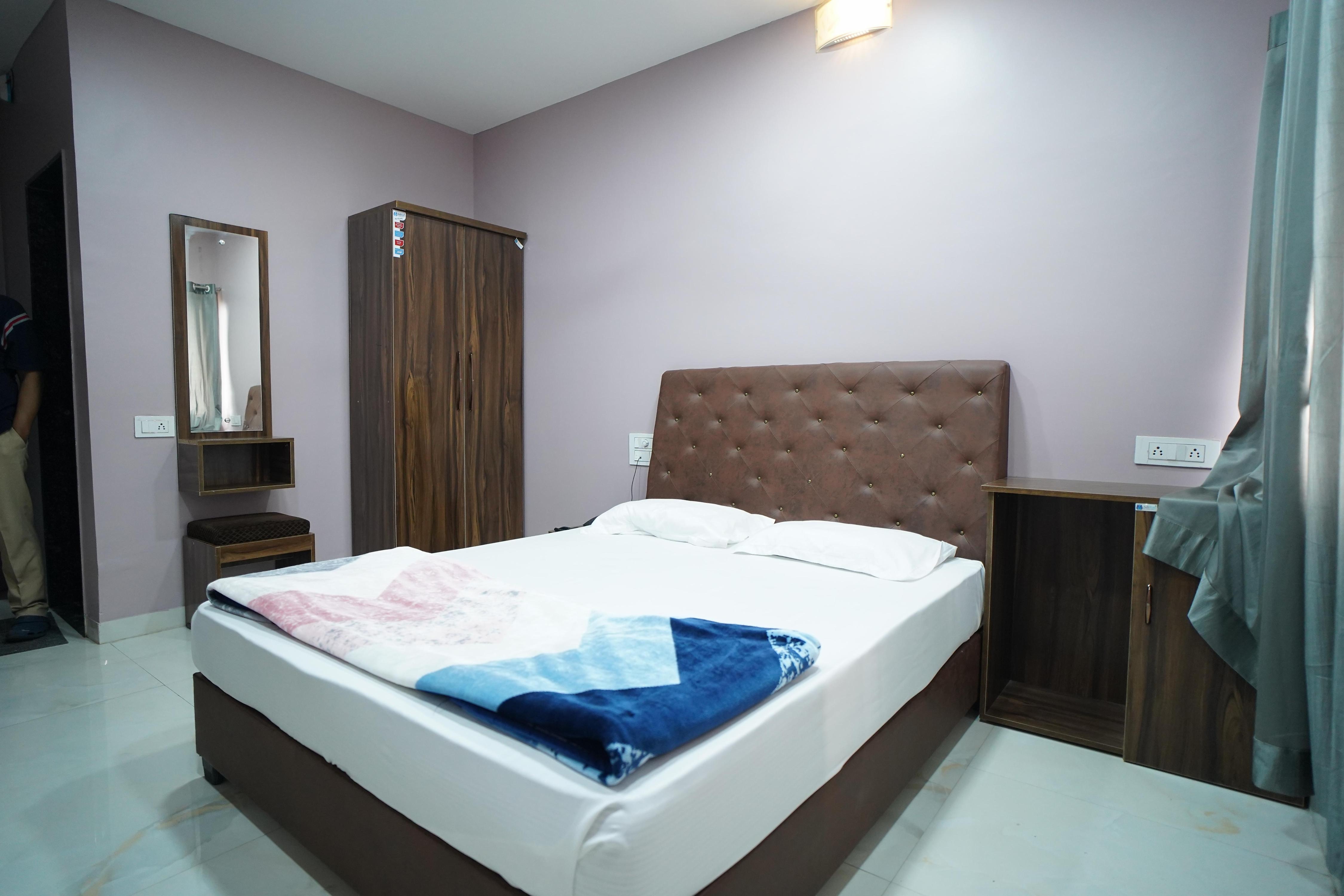 4 Bed AC room