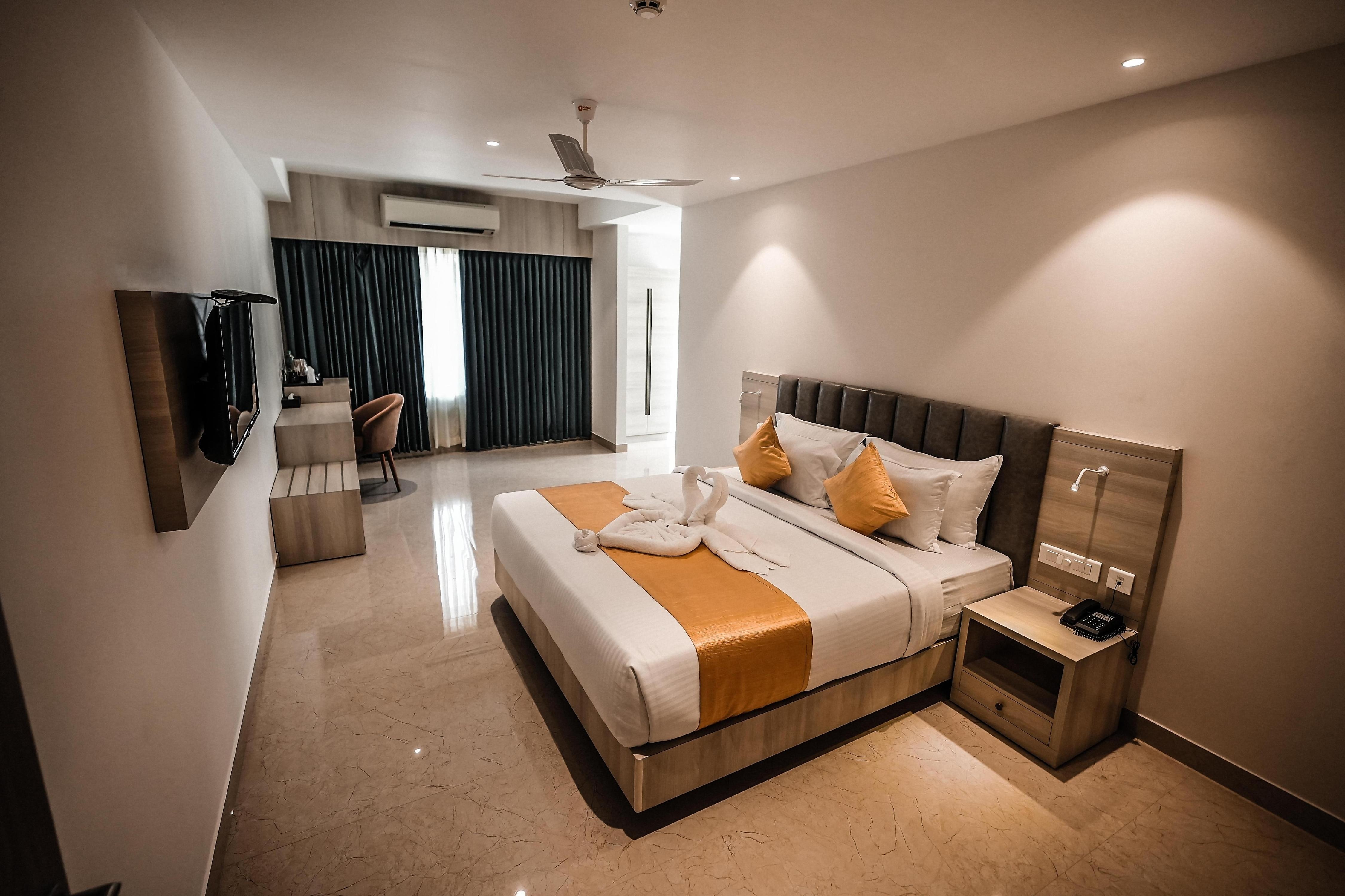 Hotel Golden Couch, Kozhikode, Vadakara. - Tap to explore photos
