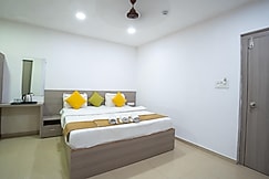 Hotel New Ratnakar, Vapi