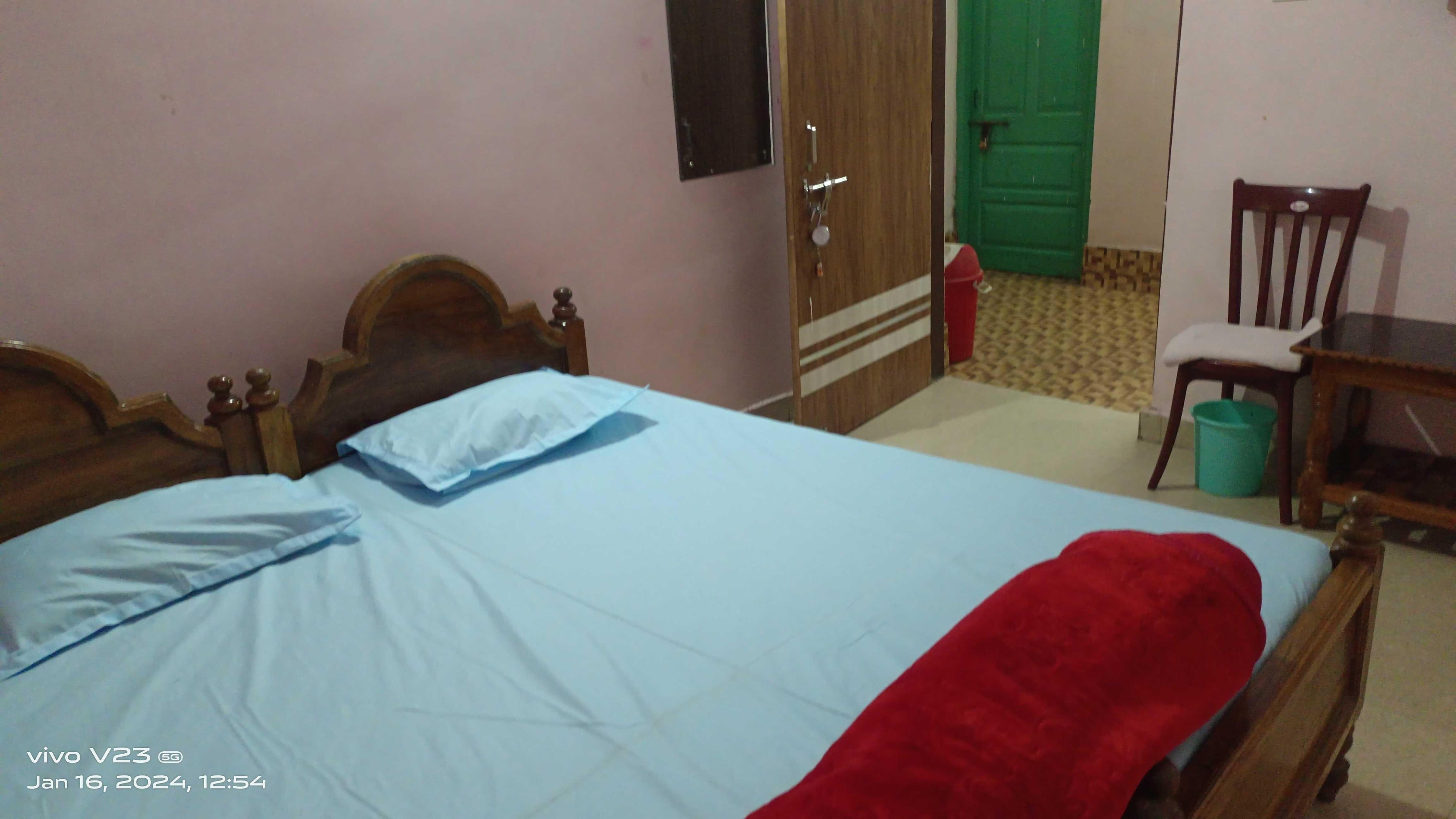 Hotel O Mahalaxmi lodge - Tap to explore photos
