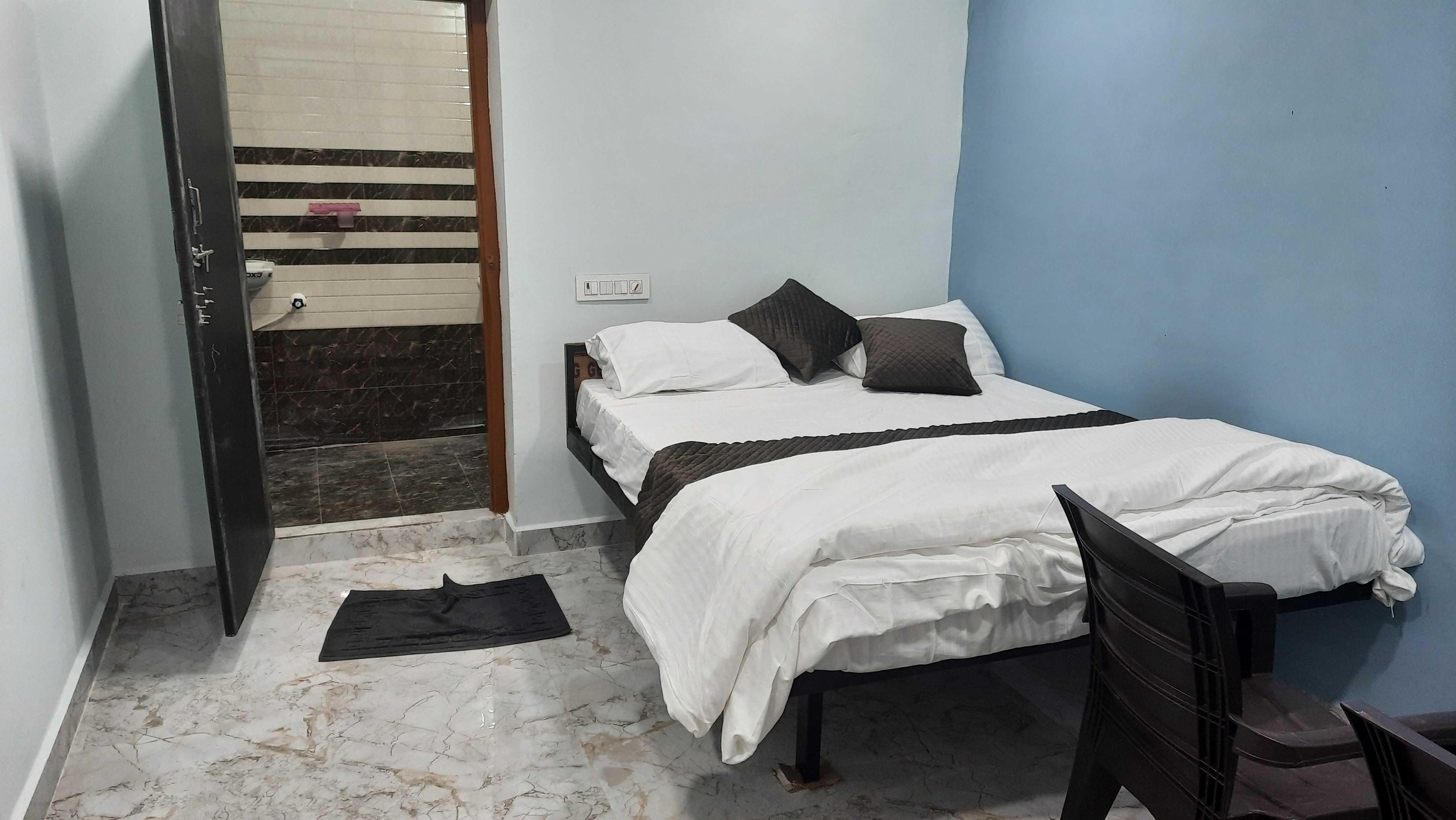 Hotel O SG TRINETRA RESIDENCY - Tap to explore photos