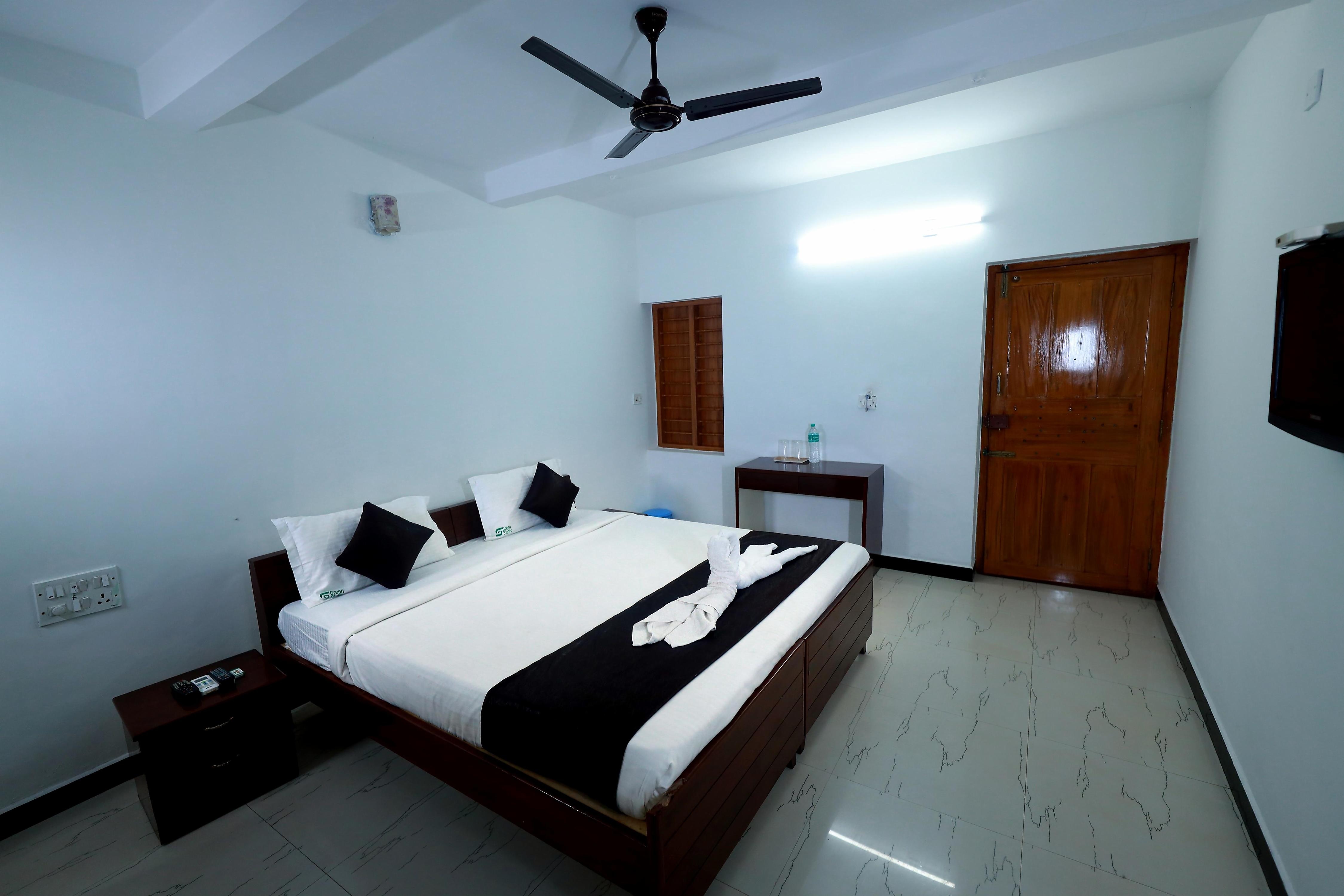 Alleppey Green Sights - Tap to explore photos