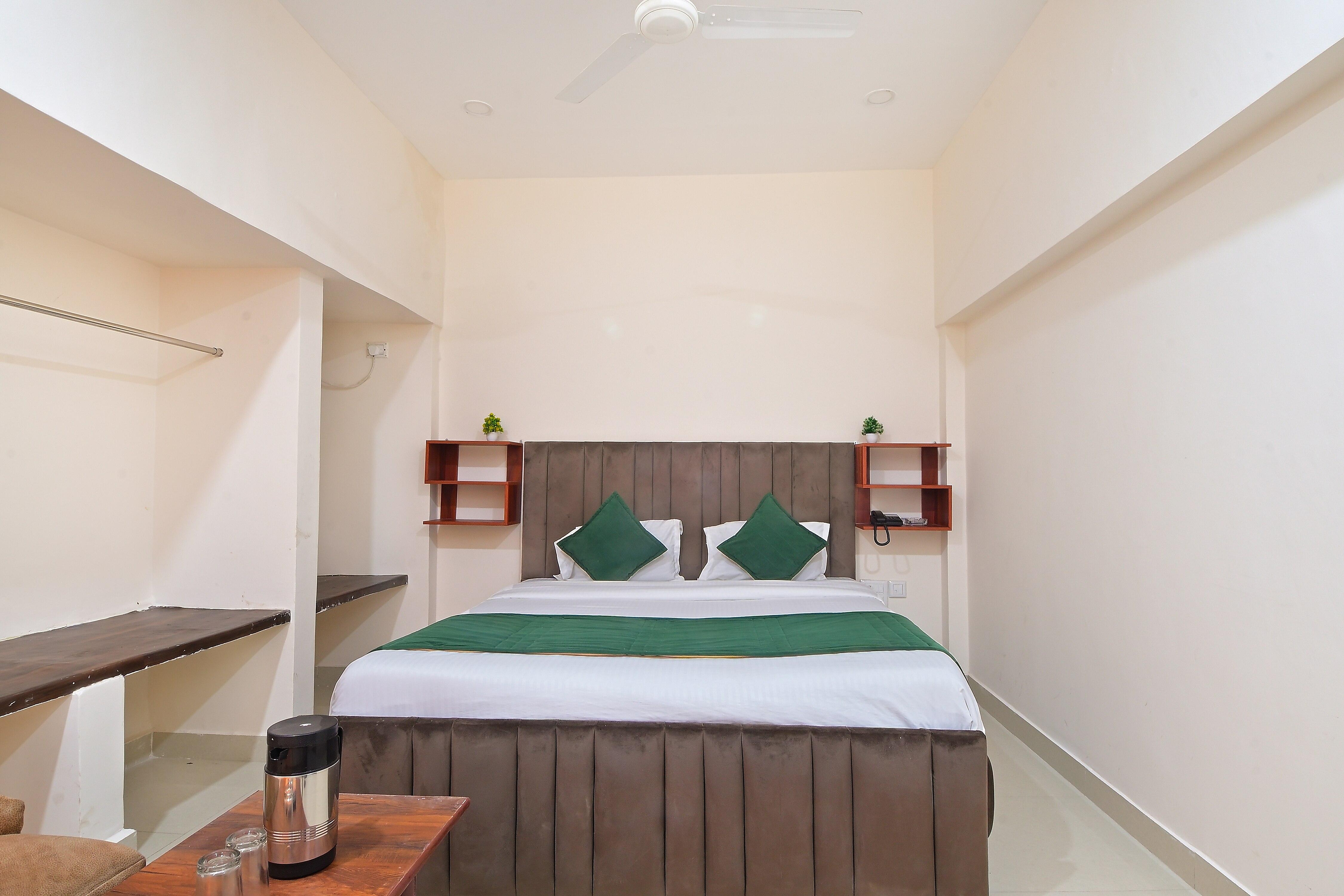 Chowdhry tourist lodge - Tap to explore photos