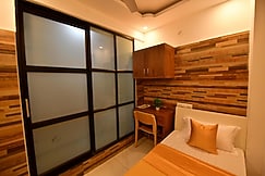HOTEL SURYA LODGE, Mysore