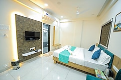 RADHE PALACE, Barshi