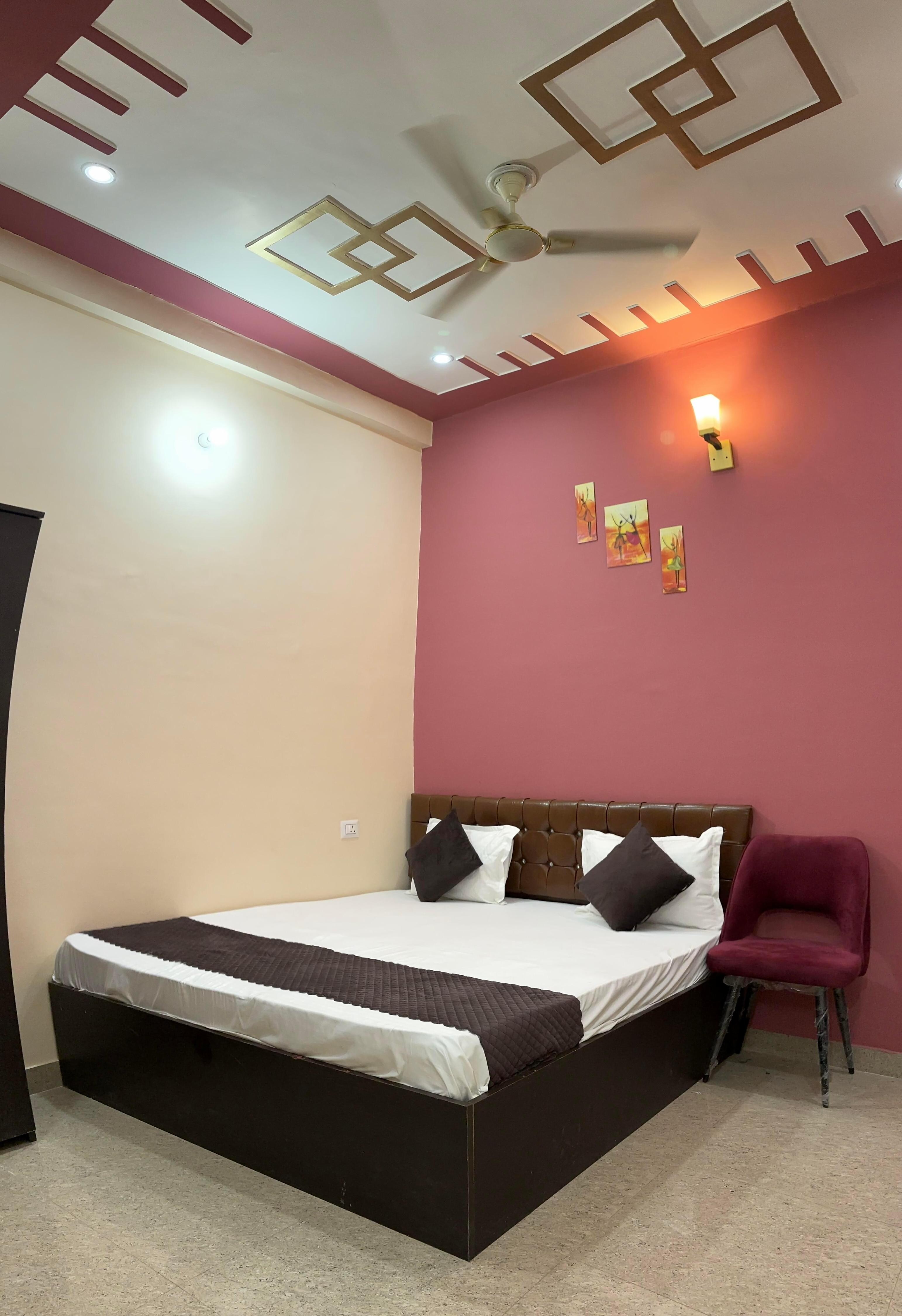 Hotel Chandra Dreams - Tap to explore photos
