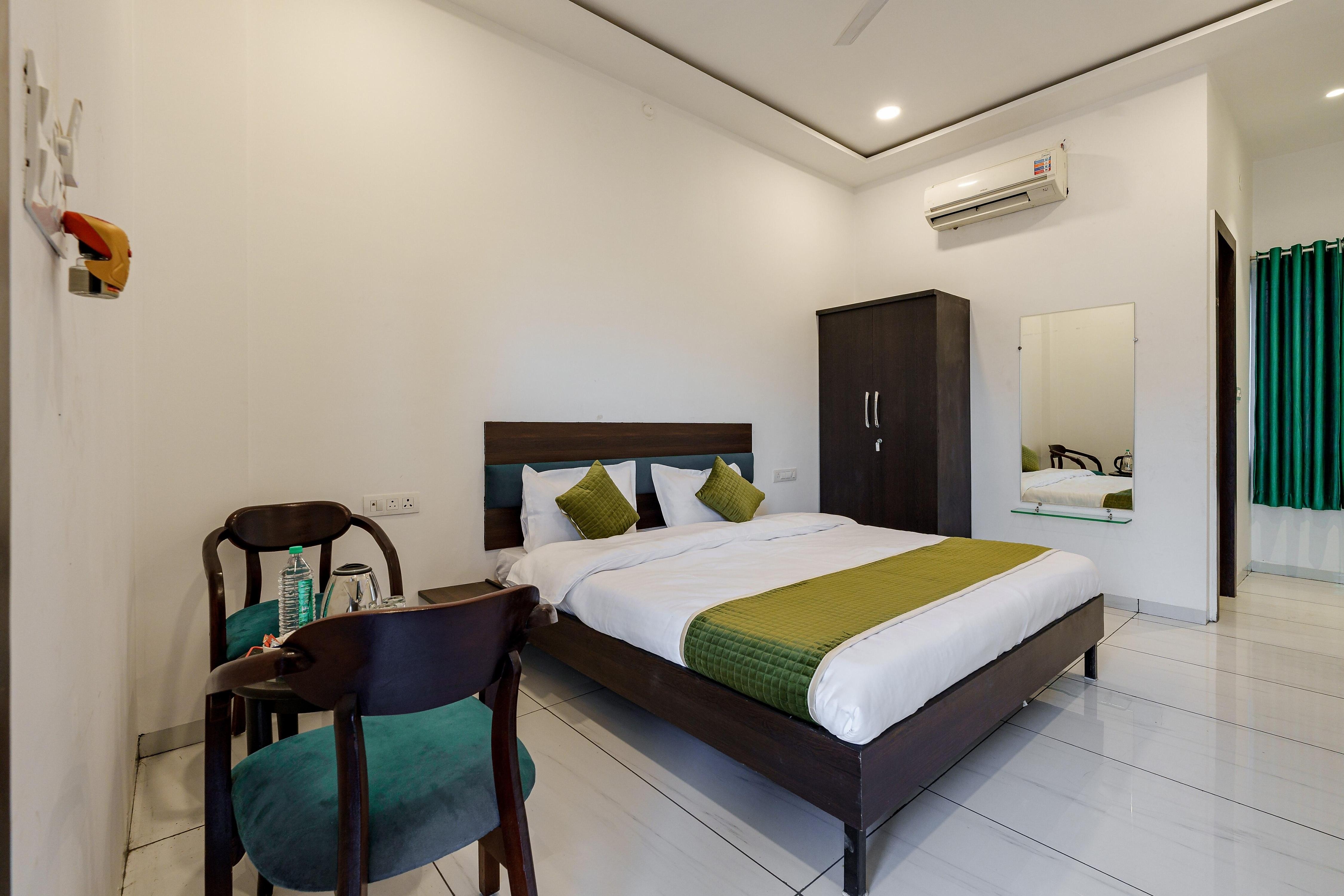 Hotel Shiv Vilas Palace - Tap to explore photos