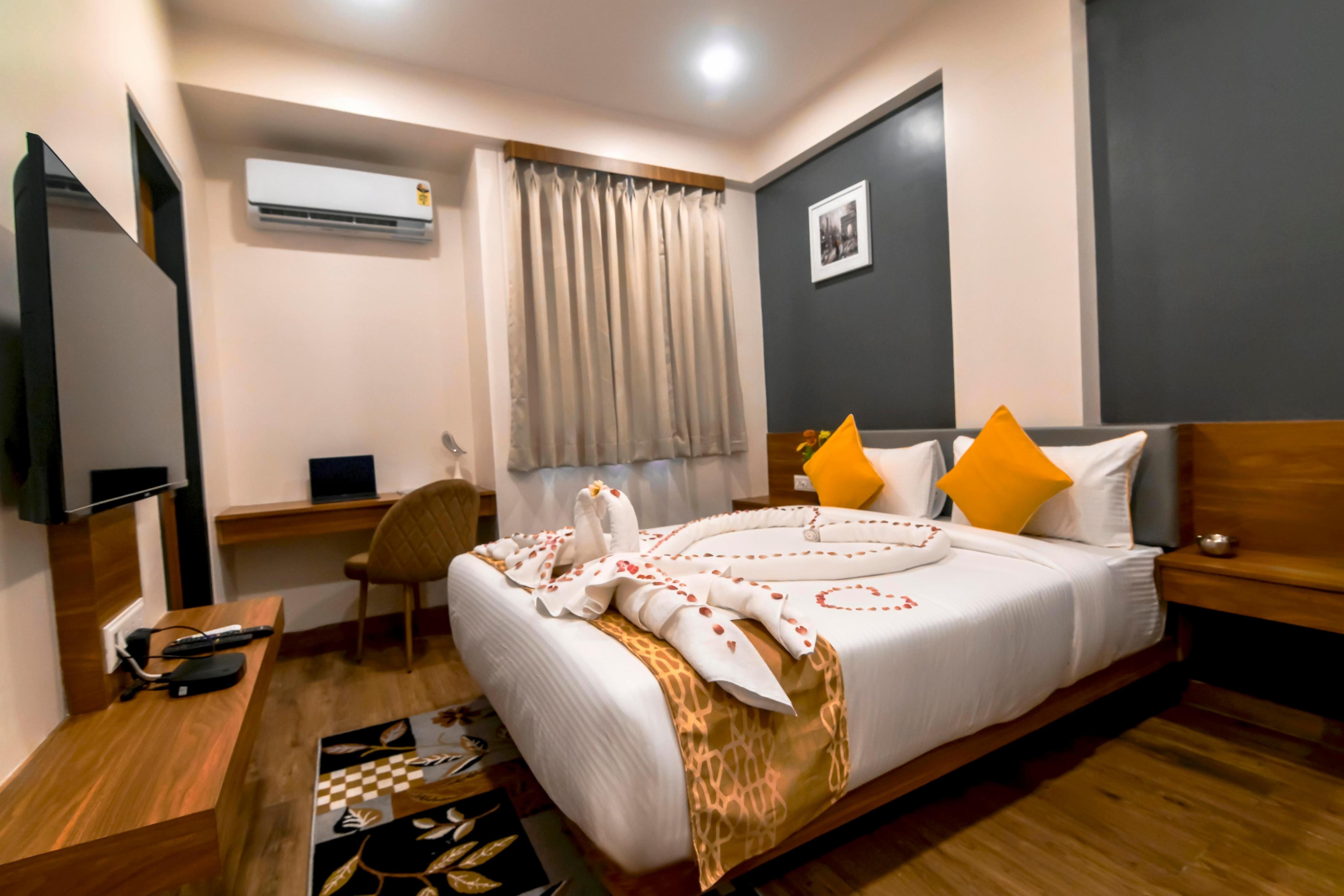Carry Inn Indore - Tap to explore photos