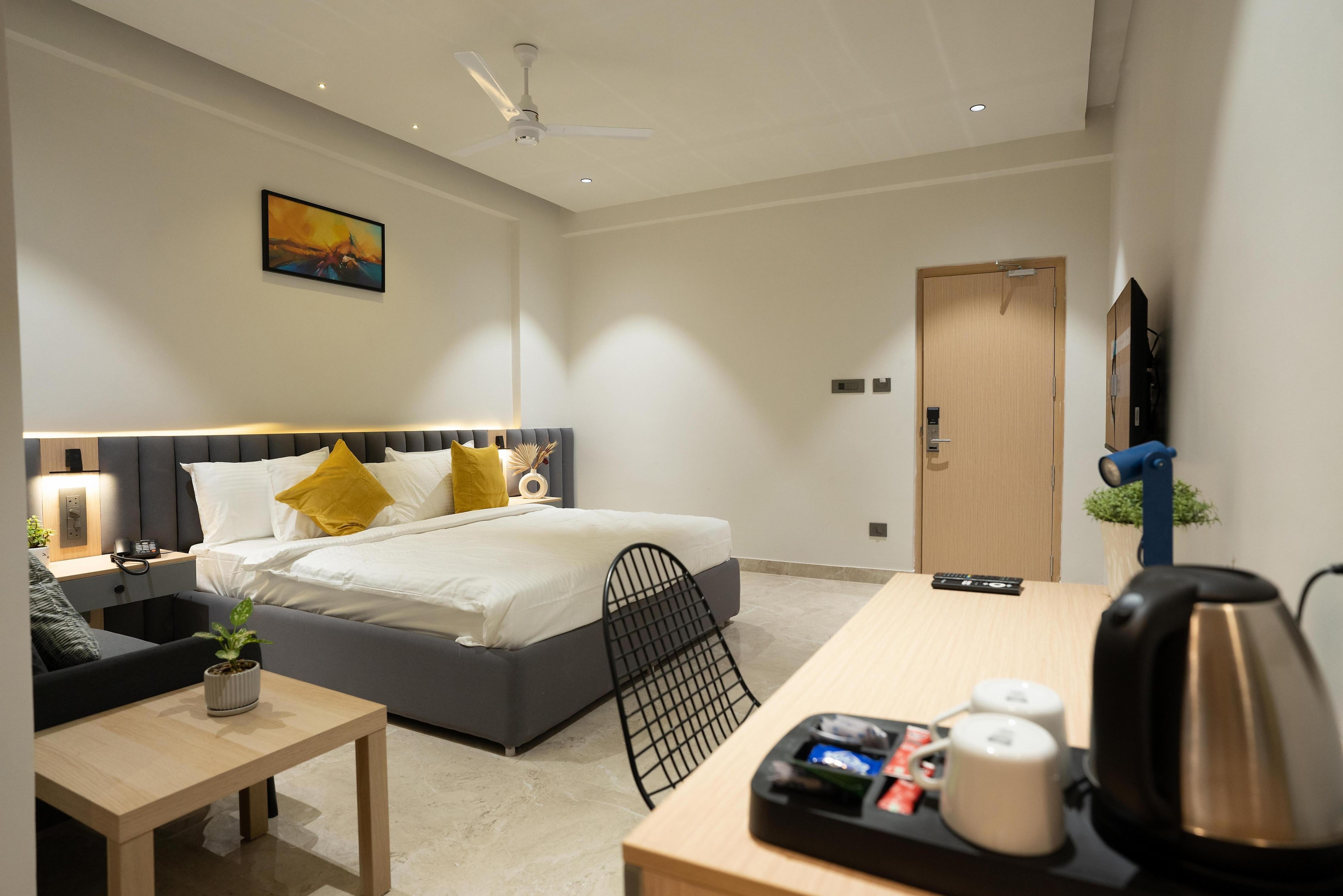 Hotel Kyzen Hitech City - Tap to explore photos