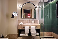 Duo Hotel Lisbon, Curio Collection by Hilton, Almada