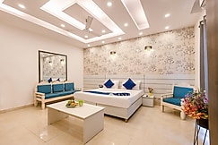 Comfort Plaza Jasola by FMJ Homestead, Delhi
