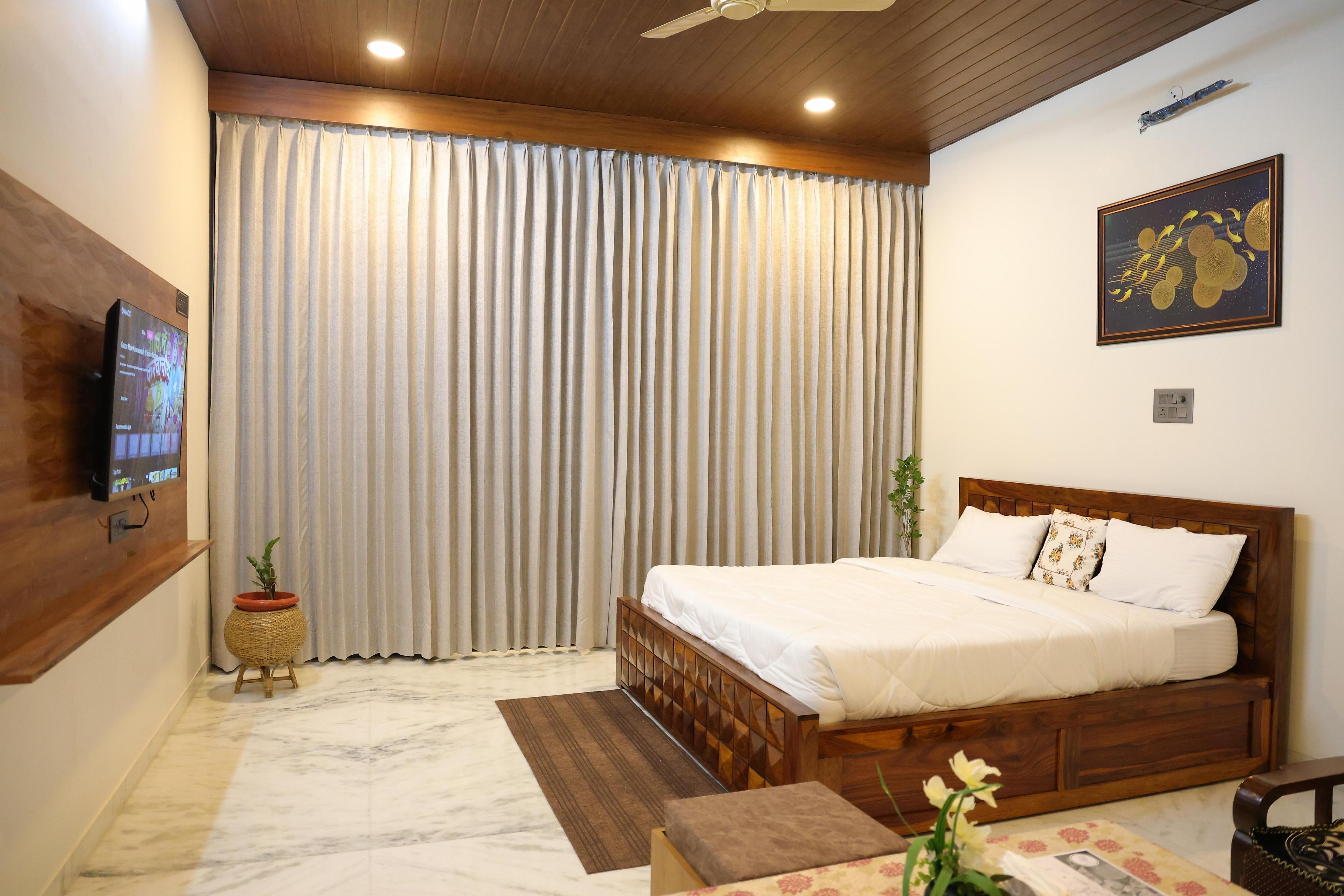 Amritam Palace A Luxury AC Home Stay - Tap to explore photos