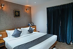 CLOUDBAY HOTEL, Alathur