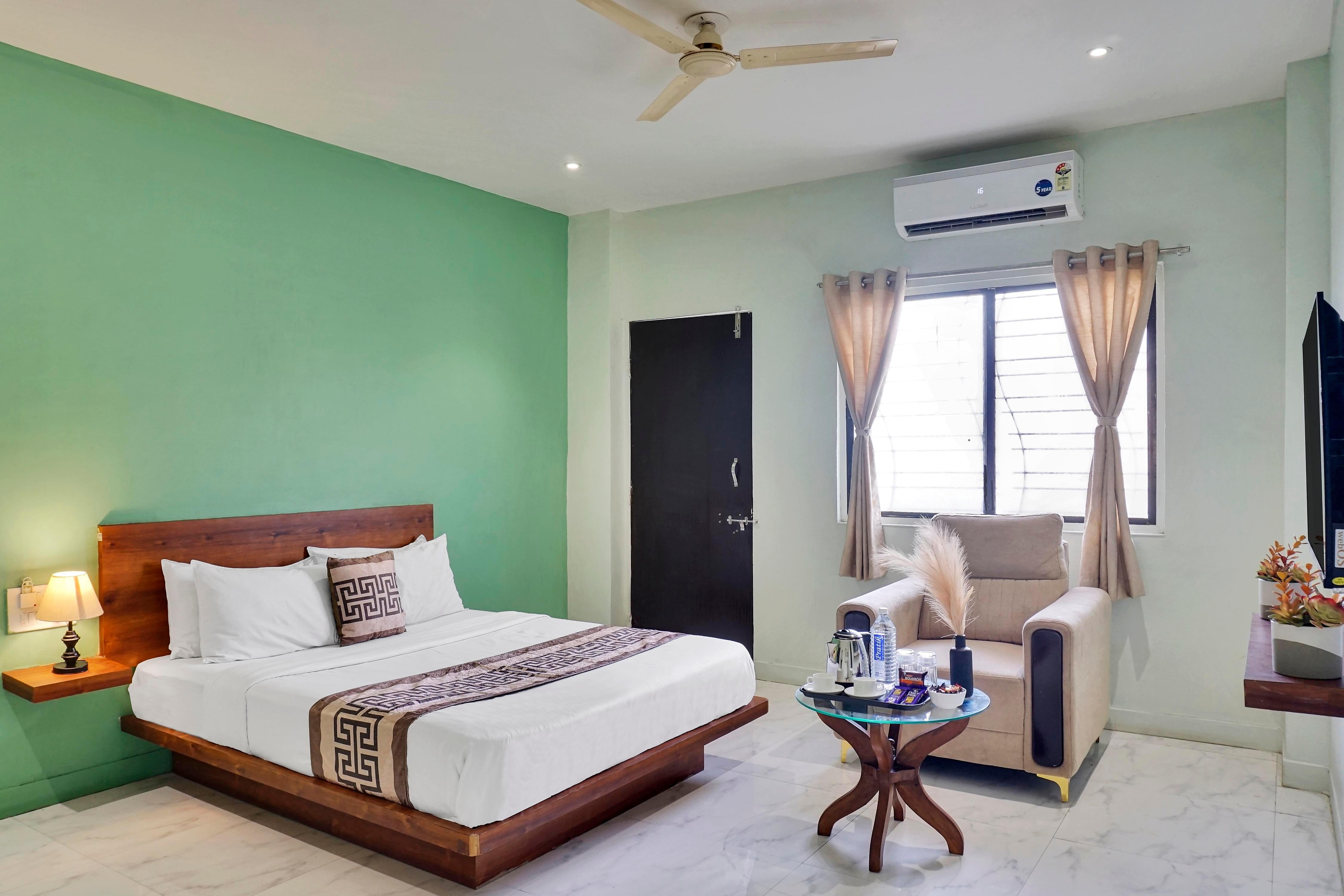 Hotel Sayba Classic - Tap to explore photos