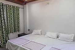 Holkar Seva Sadan, Vrindavan